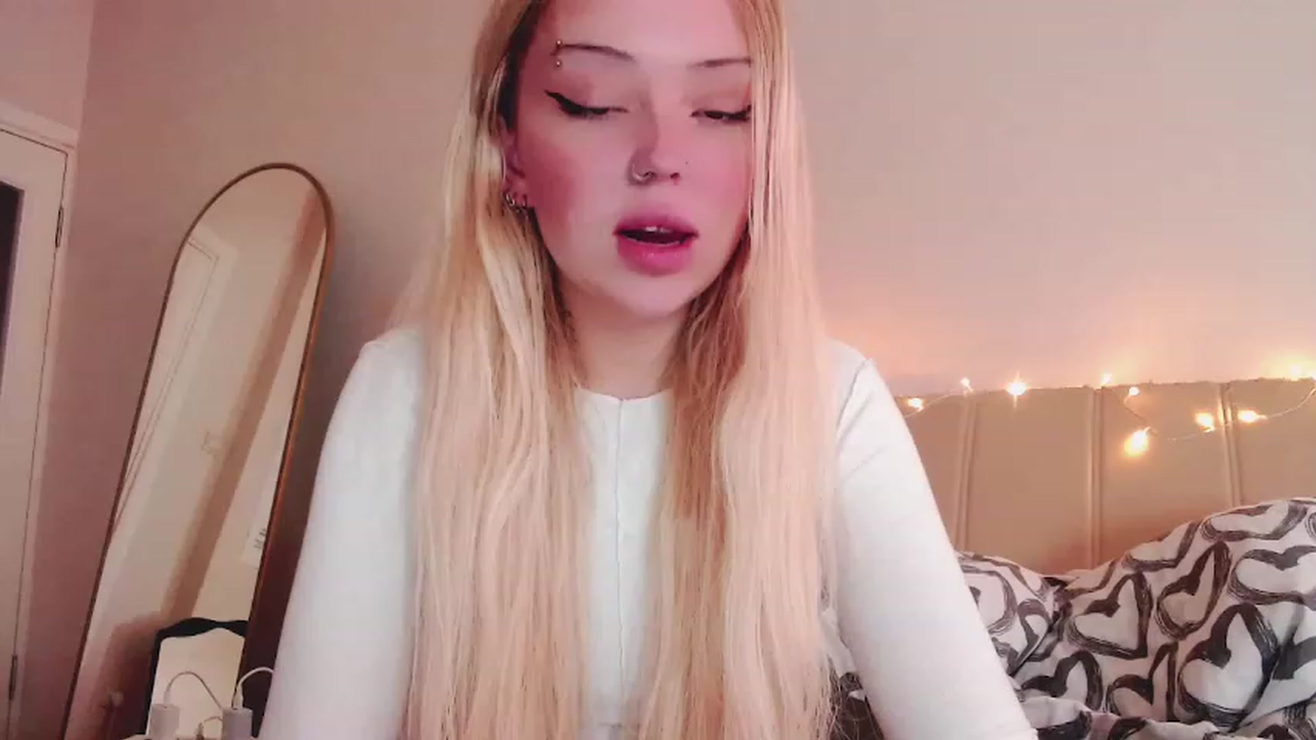 Gallery image thumbnail from Sk8Gurl420's myfreecams stream on, 02/23/2023, 07:02 image 6 of 20