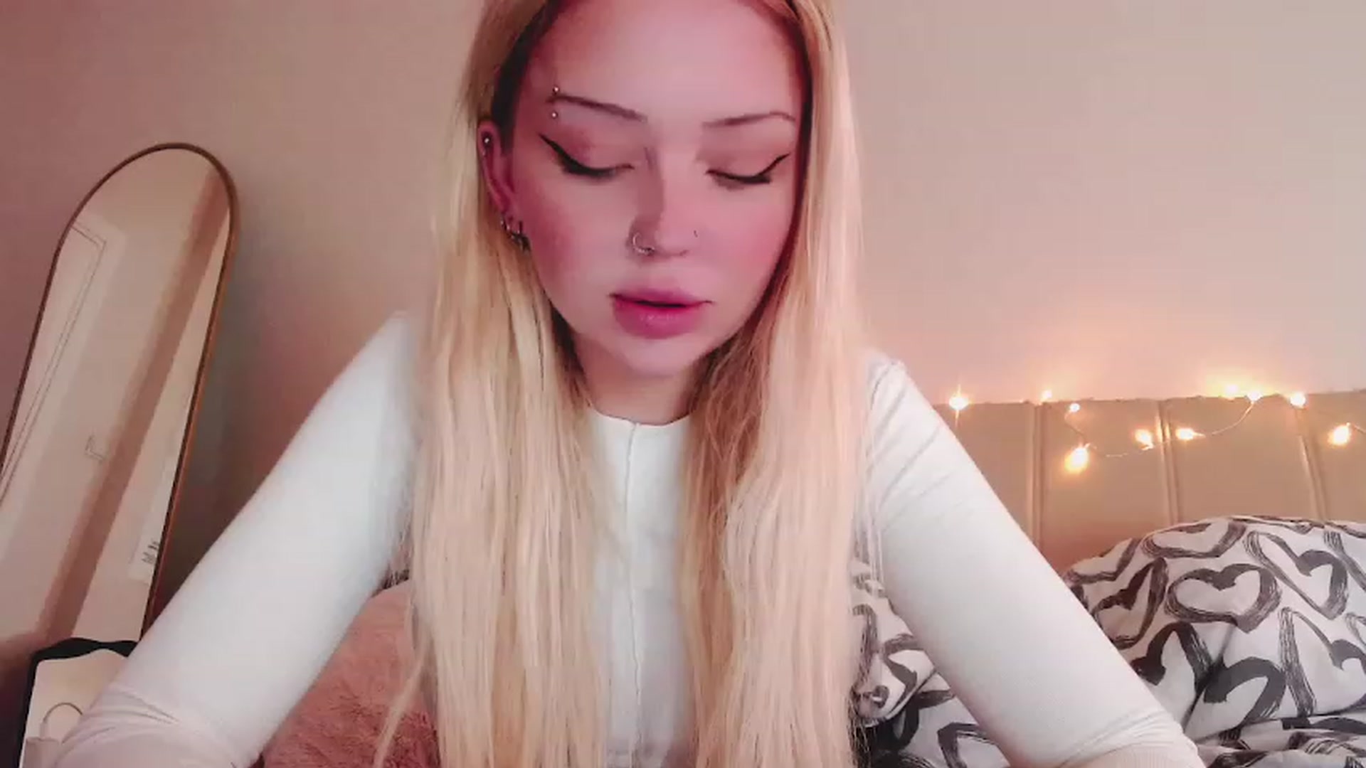 Gallery image thumbnail from Sk8Gurl420's myfreecams stream on, 02/23/2023, 07:02 image 12 of 20