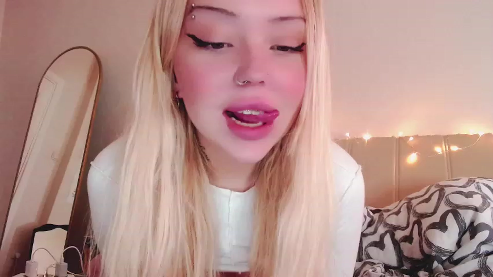 Gallery image thumbnail from Sk8Gurl420's myfreecams stream on, 02/23/2023, 07:02 image 4 of 20
