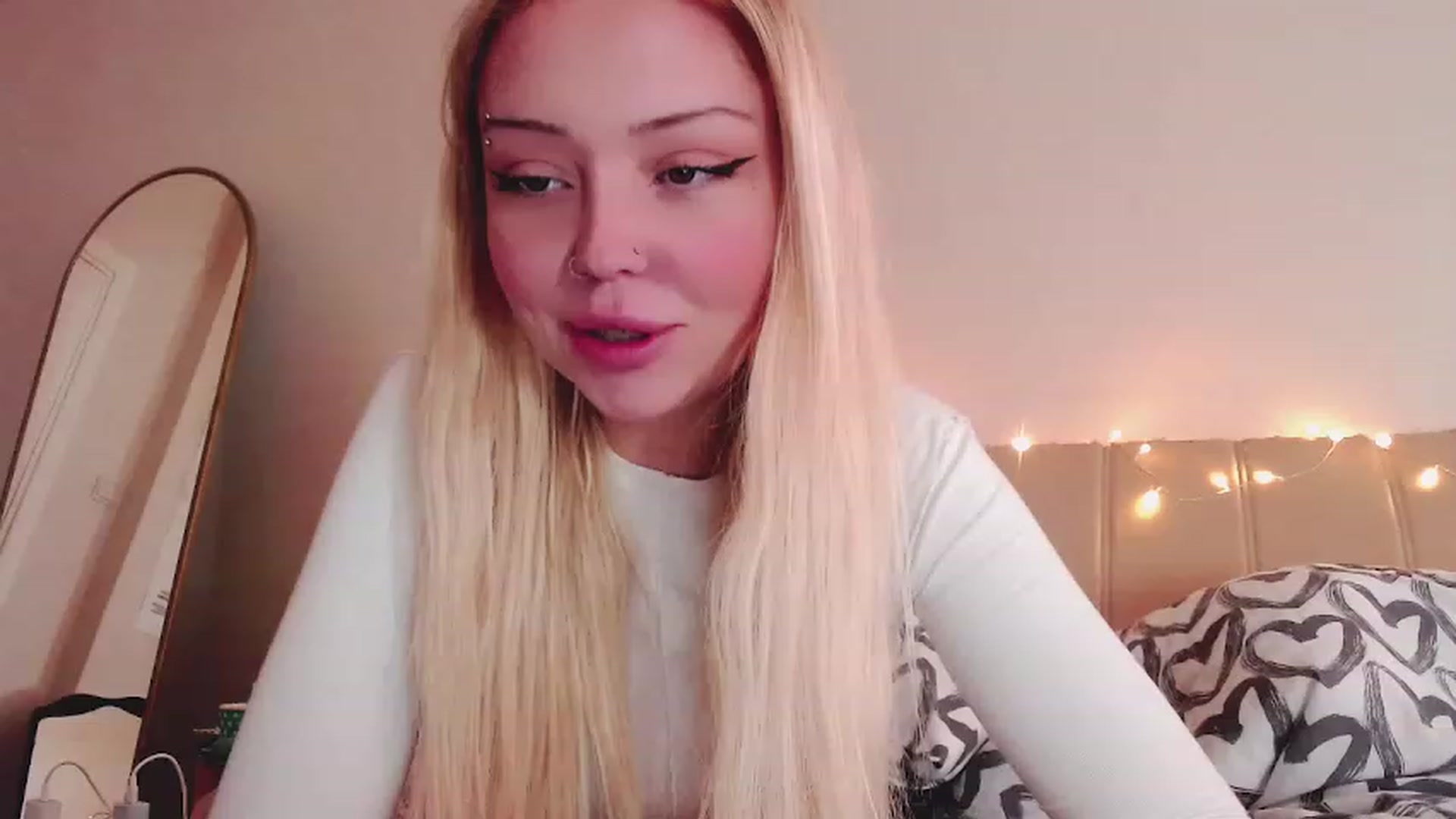 Gallery image thumbnail from Sk8Gurl420's myfreecams stream on, 02/23/2023, 07:02 image 10 of 20