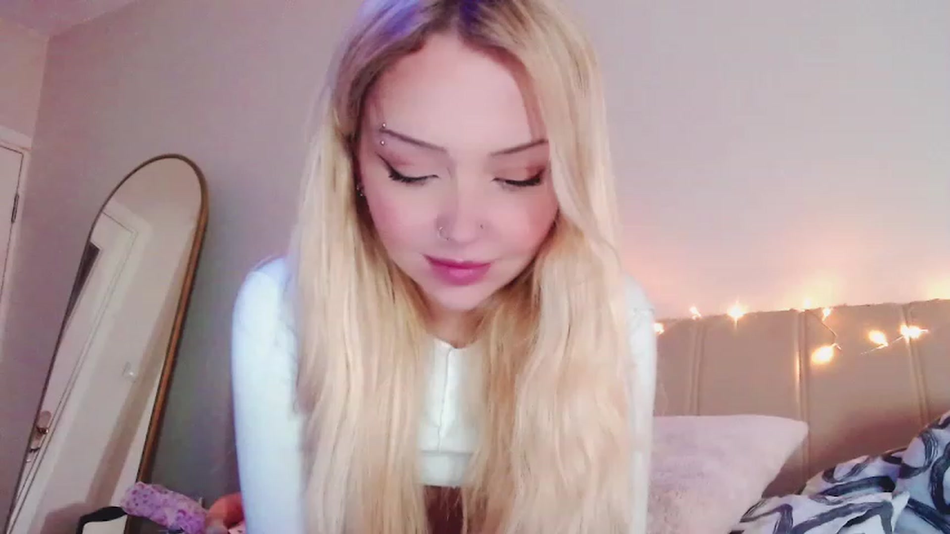 Gallery image thumbnail from Sk8Gurl420's myfreecams stream on, 02/24/2023, 17:07 image 6 of 20