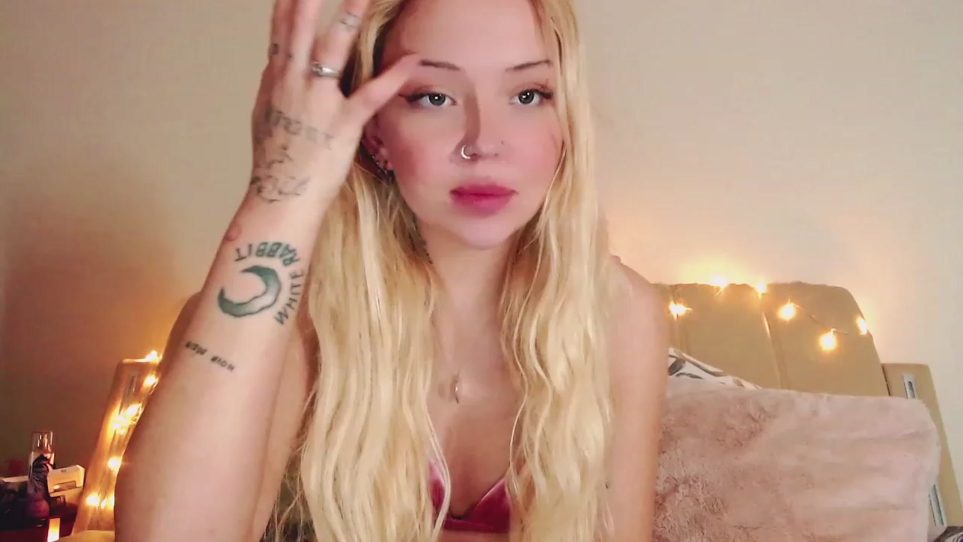 Gallery image thumbnail from Sk8Gurl420's myfreecams stream on, 02/25/2023, 16:06 image 16 of 20