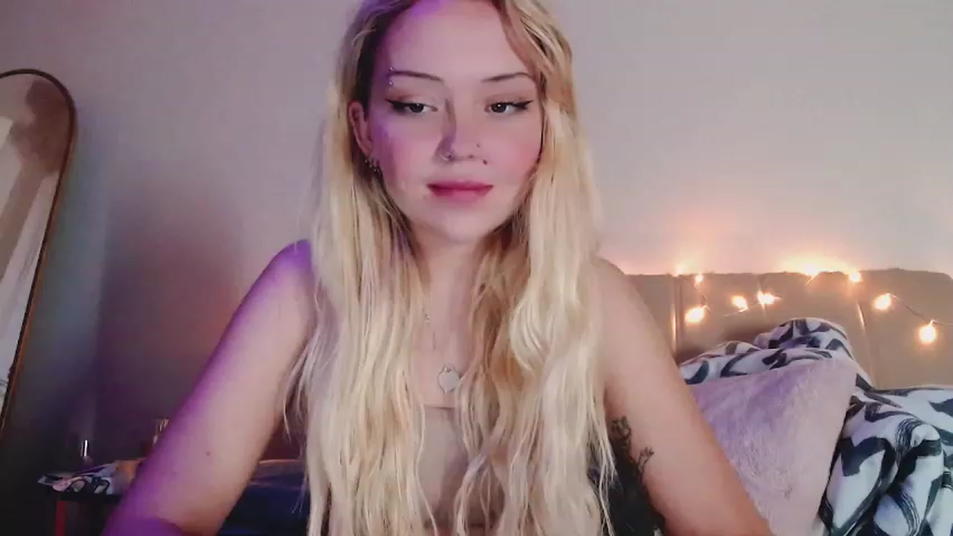 Gallery image thumbnail from Sk8Gurl420's myfreecams stream on, 02/26/2023, 20:01 image 13 of 20