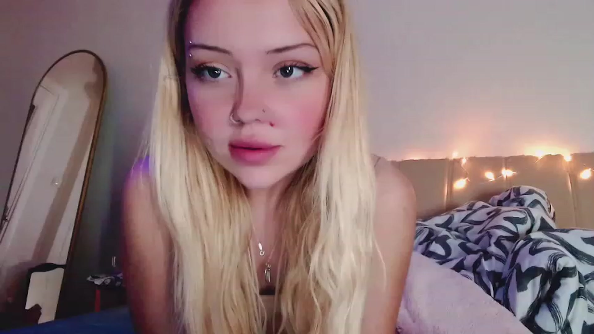 Gallery image thumbnail from Sk8Gurl420's myfreecams stream on, 02/26/2023, 20:01 image 6 of 20