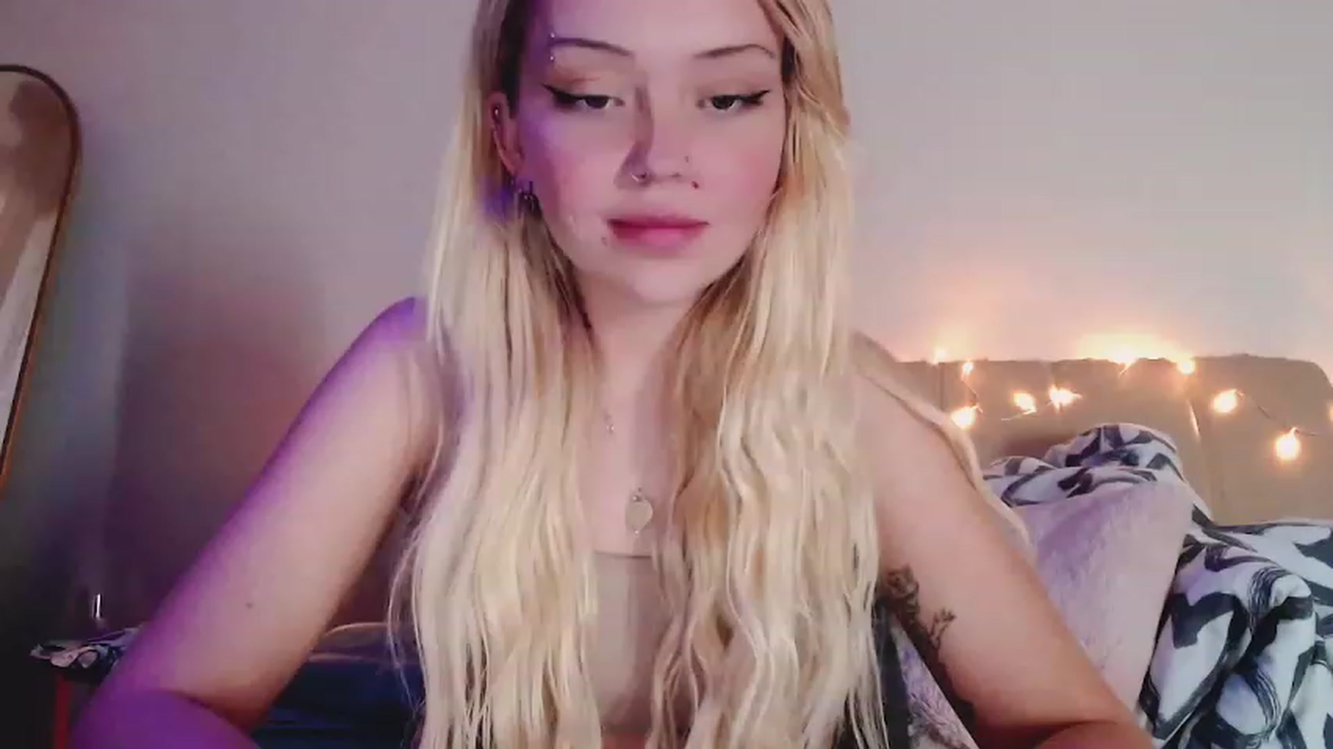 Gallery image thumbnail from Sk8Gurl420's myfreecams stream on, 02/26/2023, 20:01 image 12 of 20