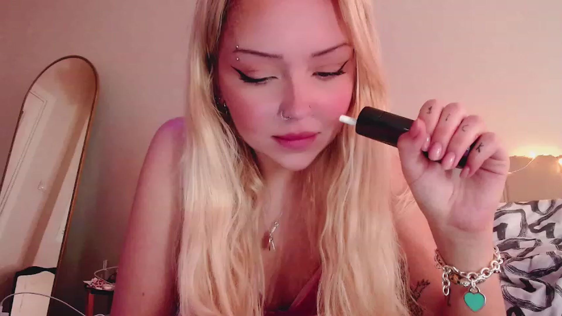 Gallery image thumbnail from Sk8Gurl420's myfreecams stream on, 02/27/2023, 07:19 image 14 of 20