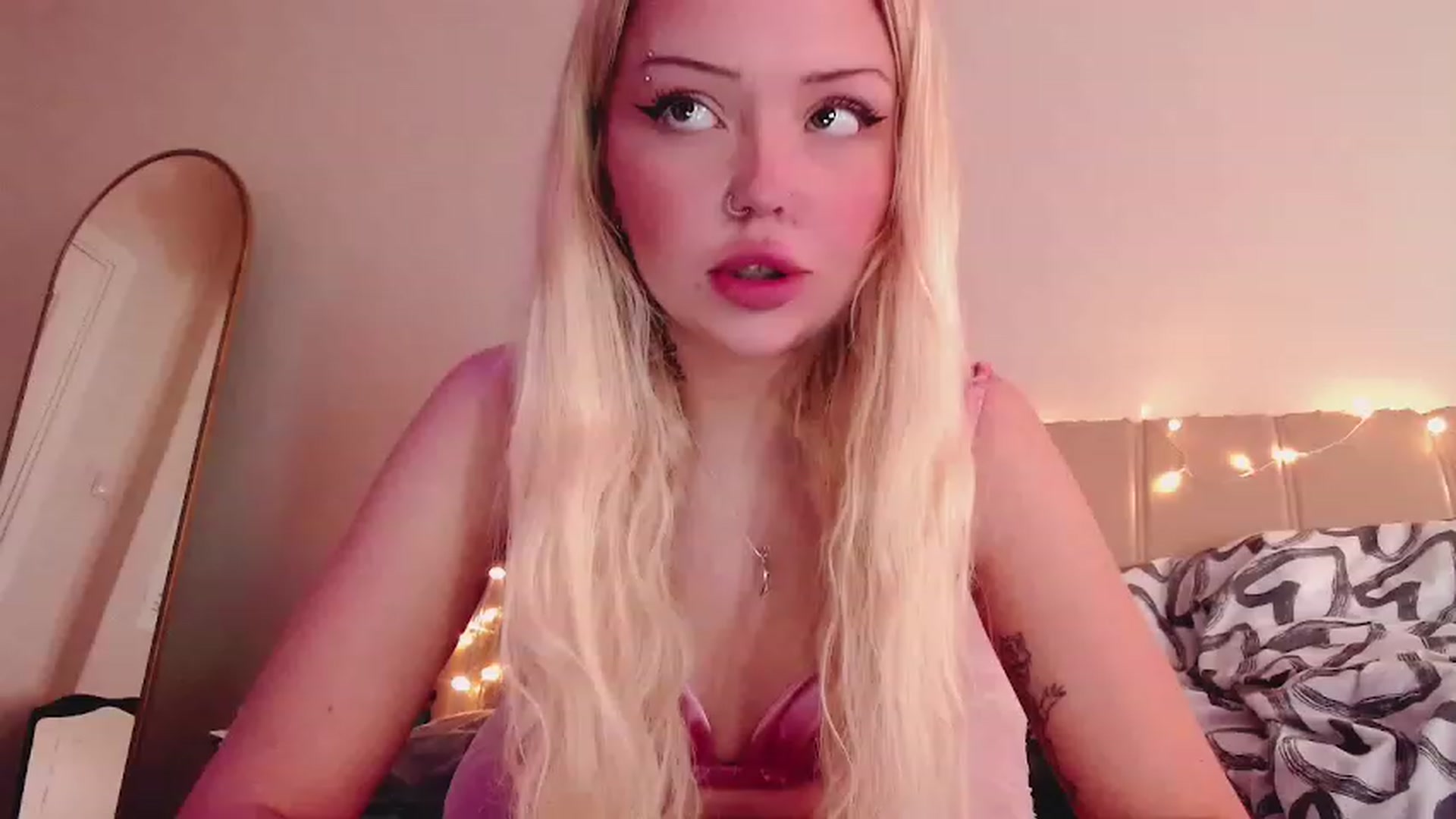 Gallery image thumbnail from Sk8Gurl420's myfreecams stream on, 02/27/2023, 07:19 image 20 of 20