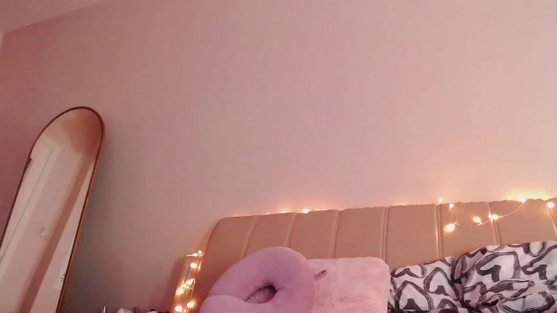 Gallery image thumbnail from Sk8Gurl420's myfreecams stream on, 02/27/2023, 07:19 image 18 of 20