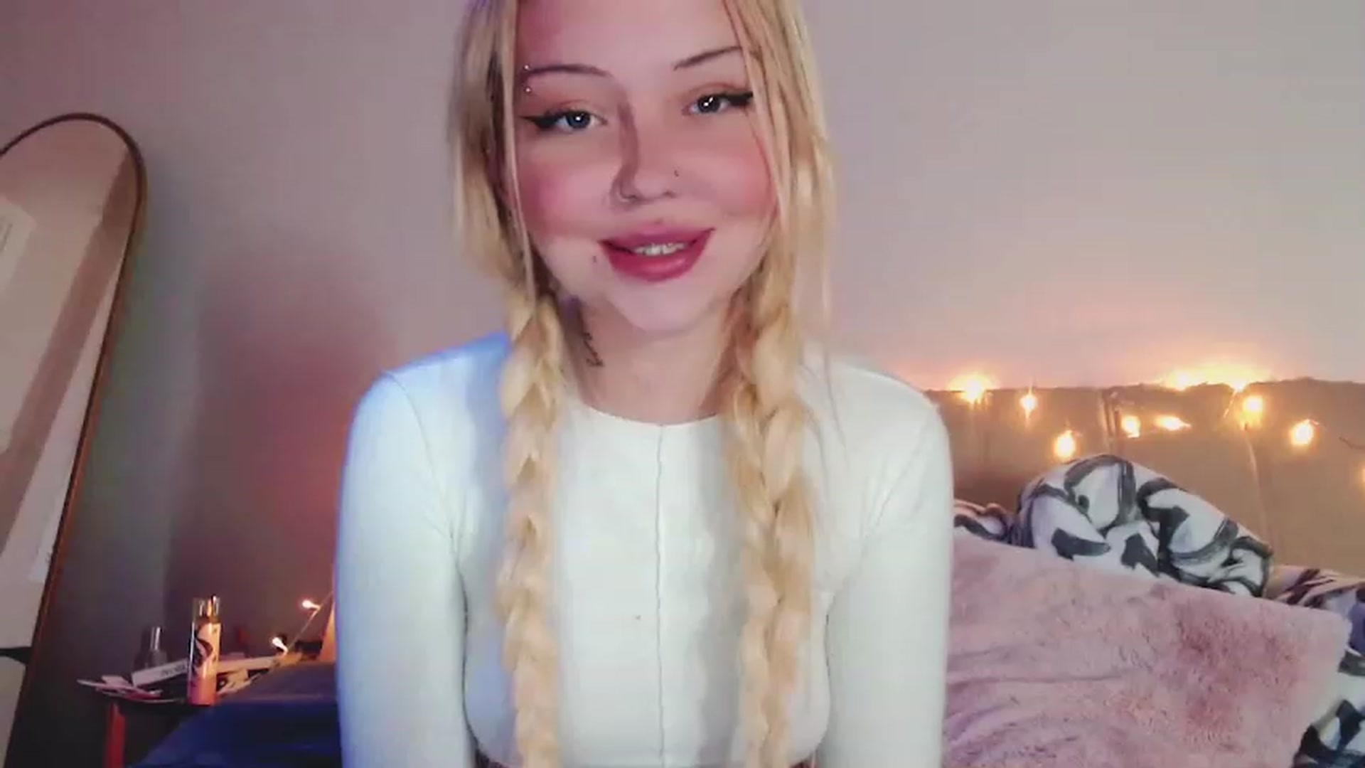 Gallery image thumbnail from Sk8Gurl420's myfreecams stream on, 02/27/2023, 18:30 image 9 of 20