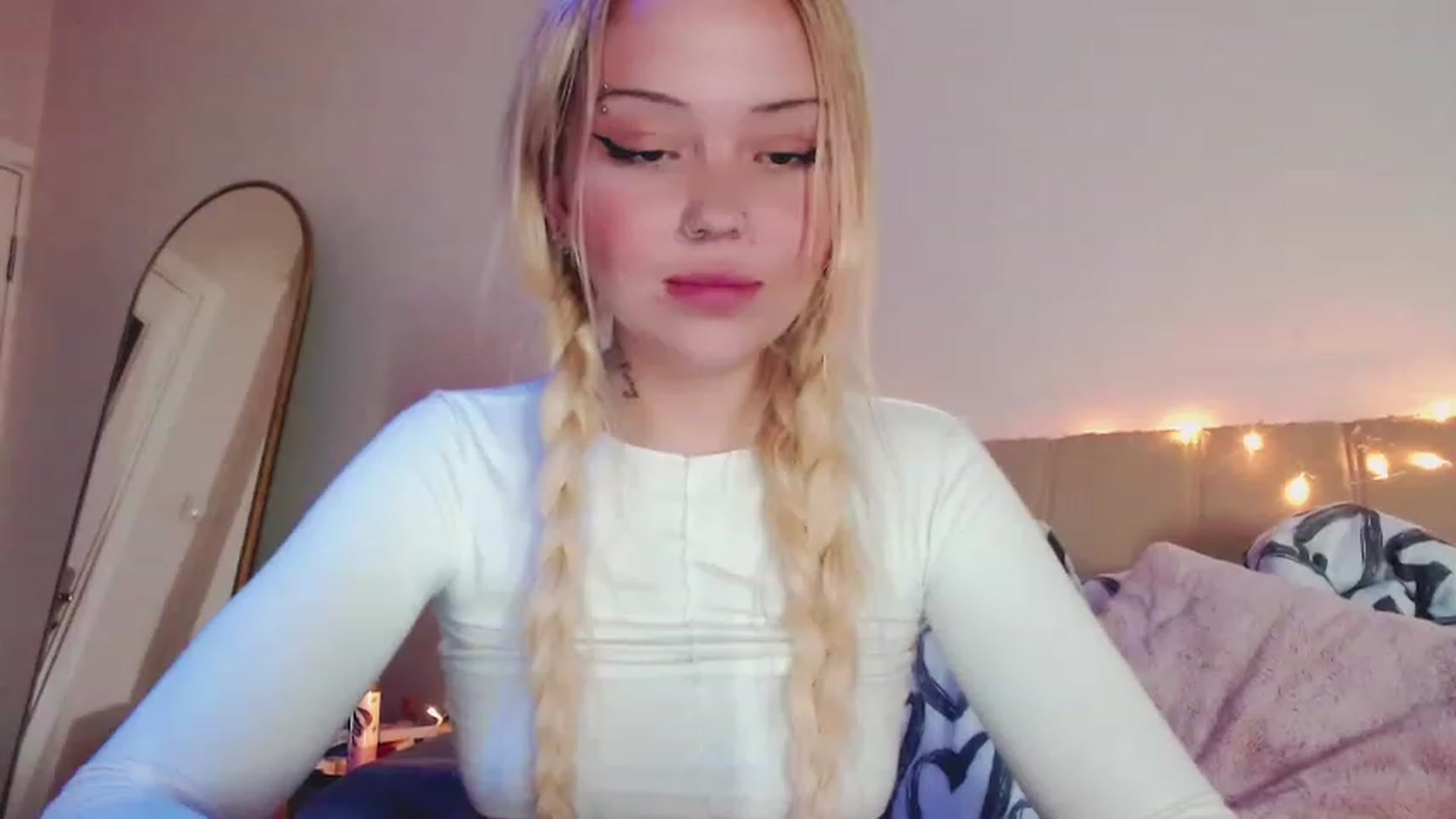 Gallery image thumbnail from Sk8Gurl420's myfreecams stream on, 02/27/2023, 18:30 image 18 of 20