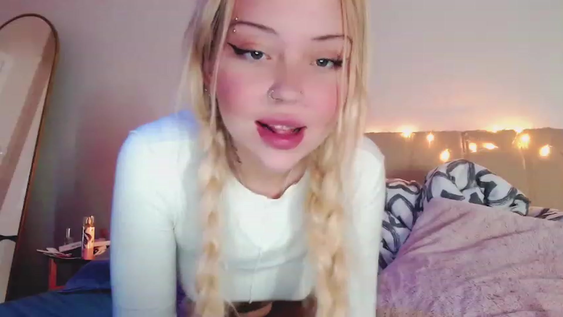 Gallery image thumbnail from Sk8Gurl420's myfreecams stream on, 02/27/2023, 18:30 image 10 of 20
