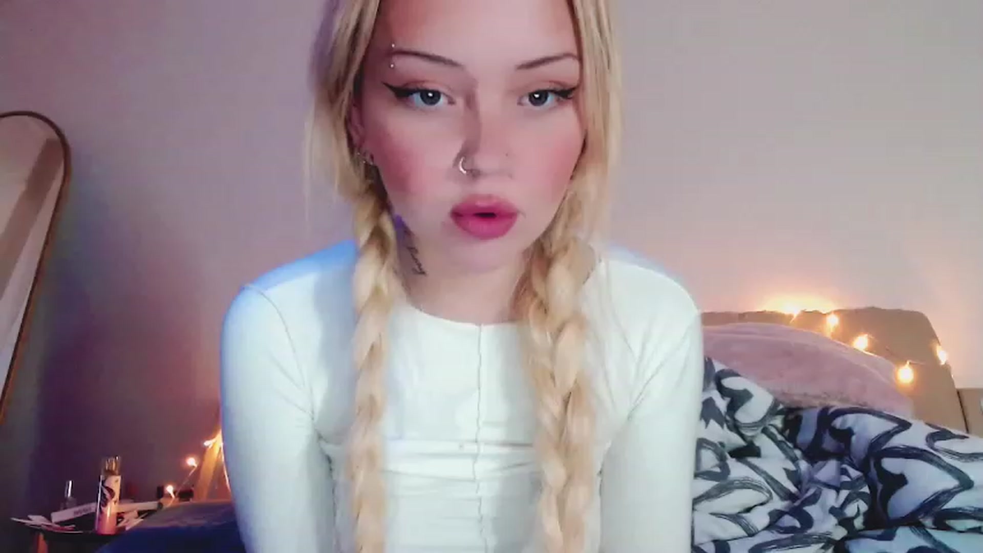 Gallery image thumbnail from Sk8Gurl420's myfreecams stream on, 02/27/2023, 18:30 image 1 of 20
