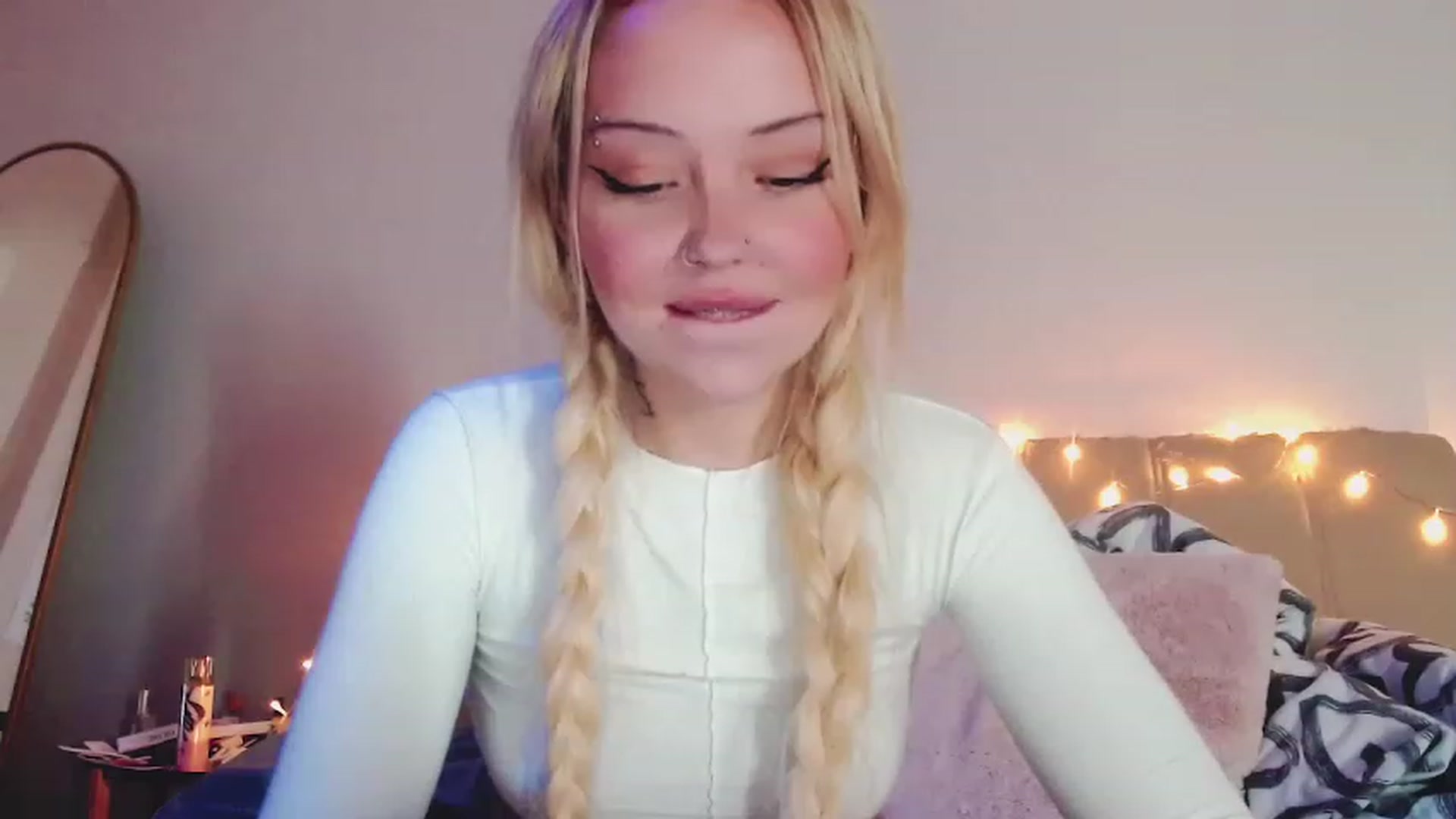 Gallery image thumbnail from Sk8Gurl420's myfreecams stream on, 02/27/2023, 18:30 image 7 of 20