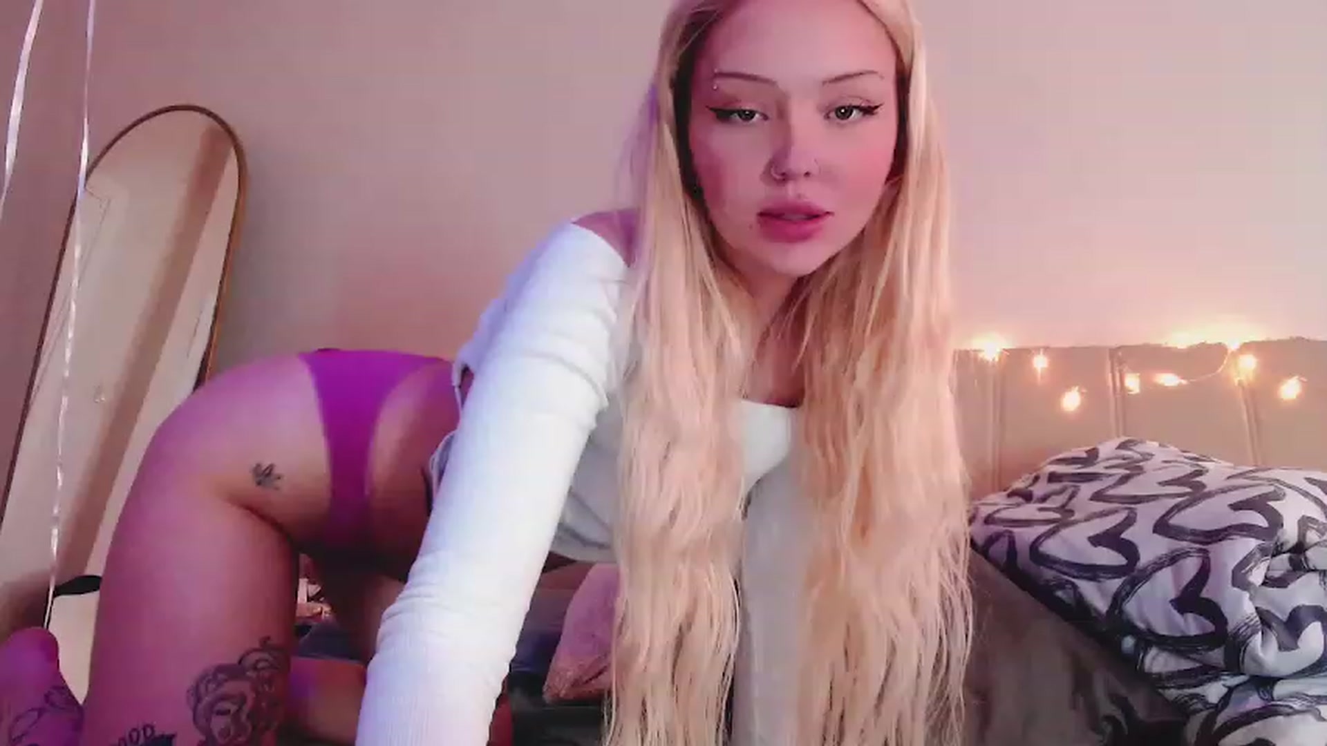Gallery image thumbnail from Sk8Gurl420's myfreecams stream on, 02/28/2023, 12:42 image 17 of 20