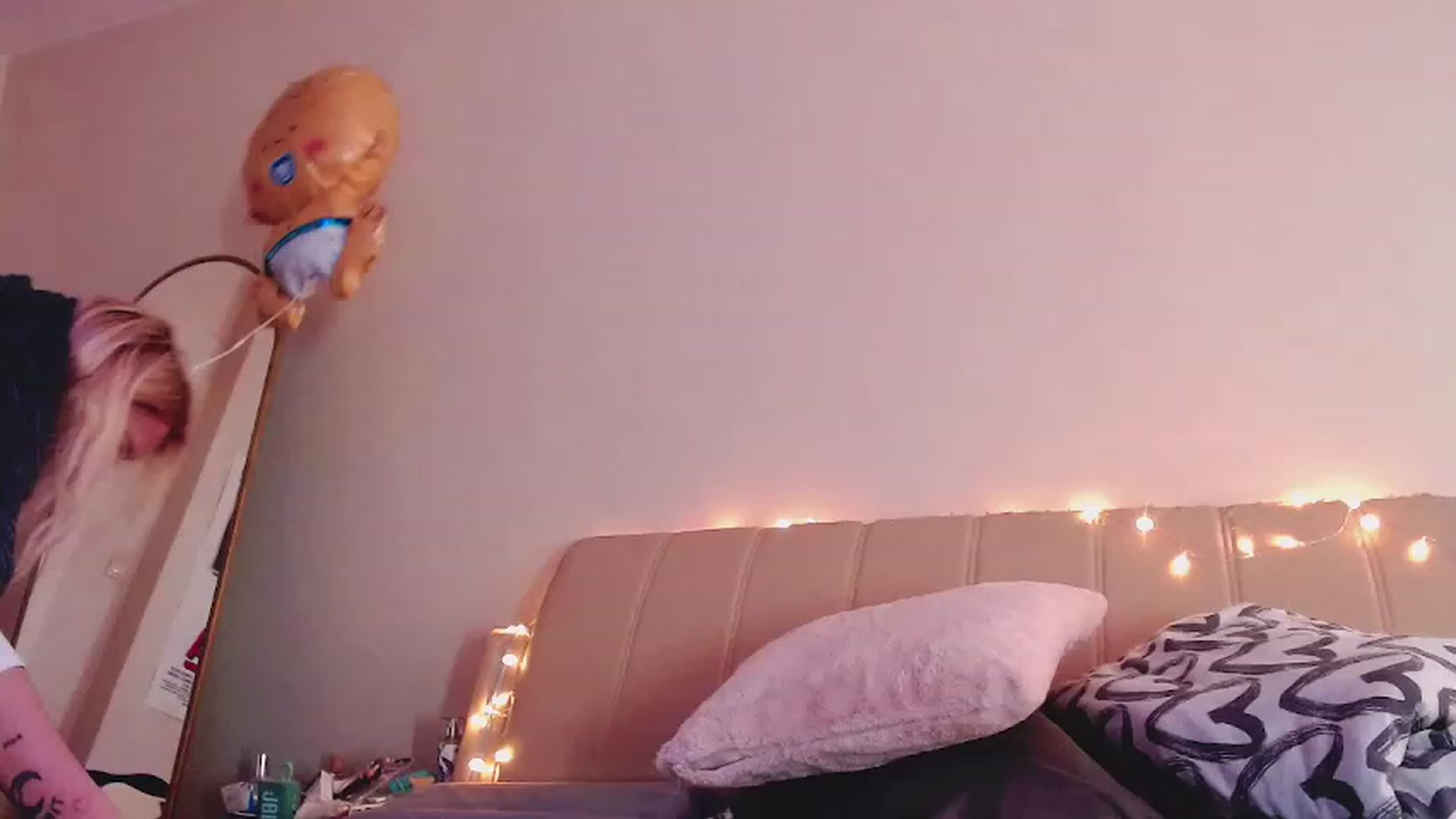 Gallery image thumbnail from Sk8Gurl420's myfreecams stream on, 02/28/2023, 12:42 image 3 of 20