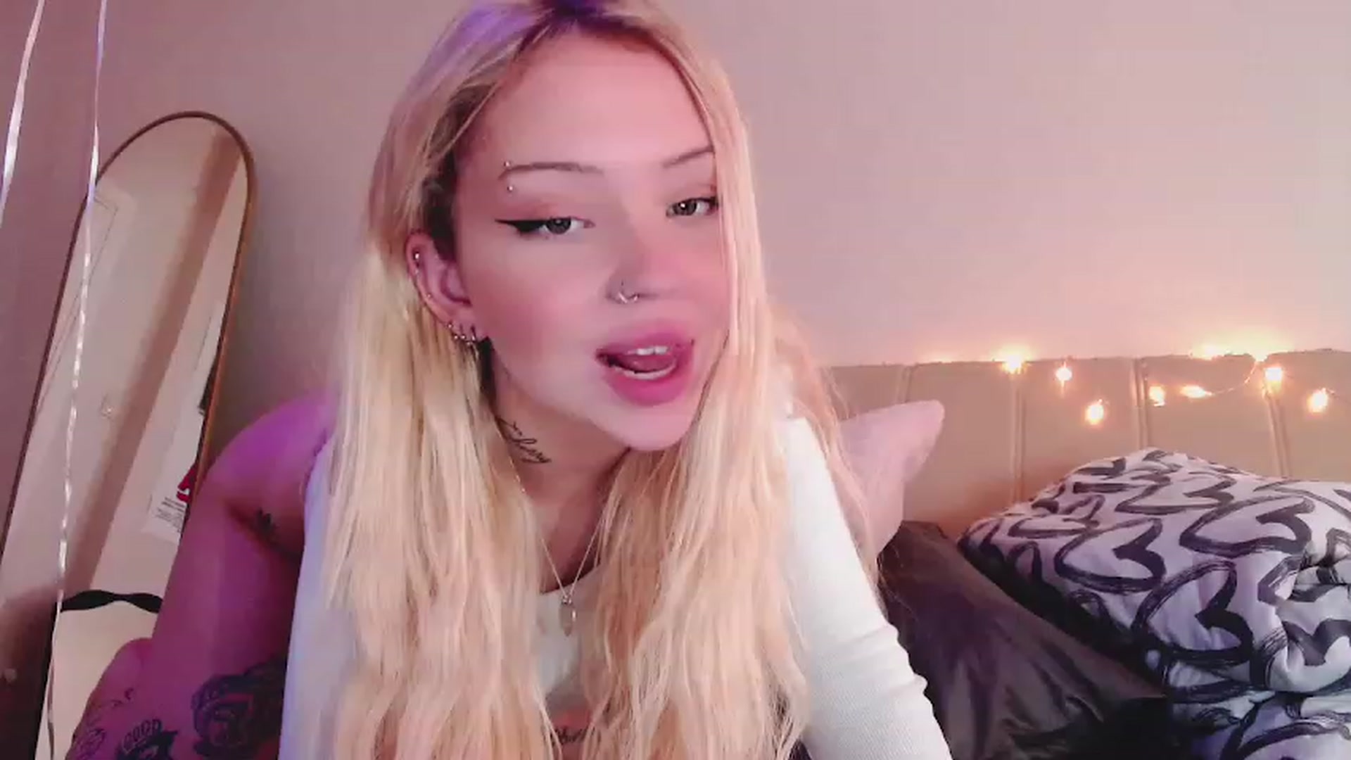 Gallery image thumbnail from Sk8Gurl420's myfreecams stream on, 02/28/2023, 12:42 image 14 of 20