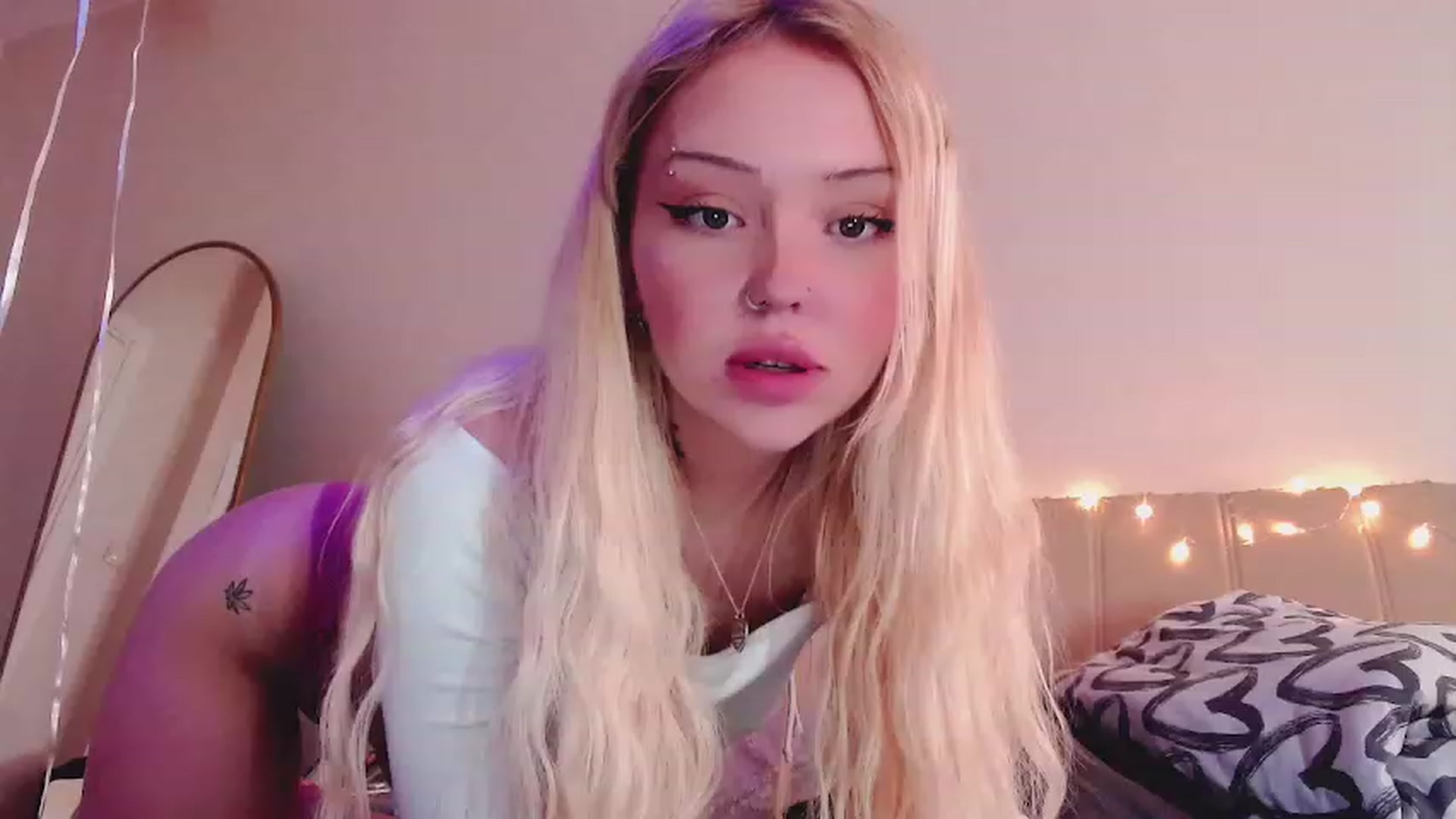 Gallery image thumbnail from Sk8Gurl420's myfreecams stream on, 02/28/2023, 12:42 image 12 of 20