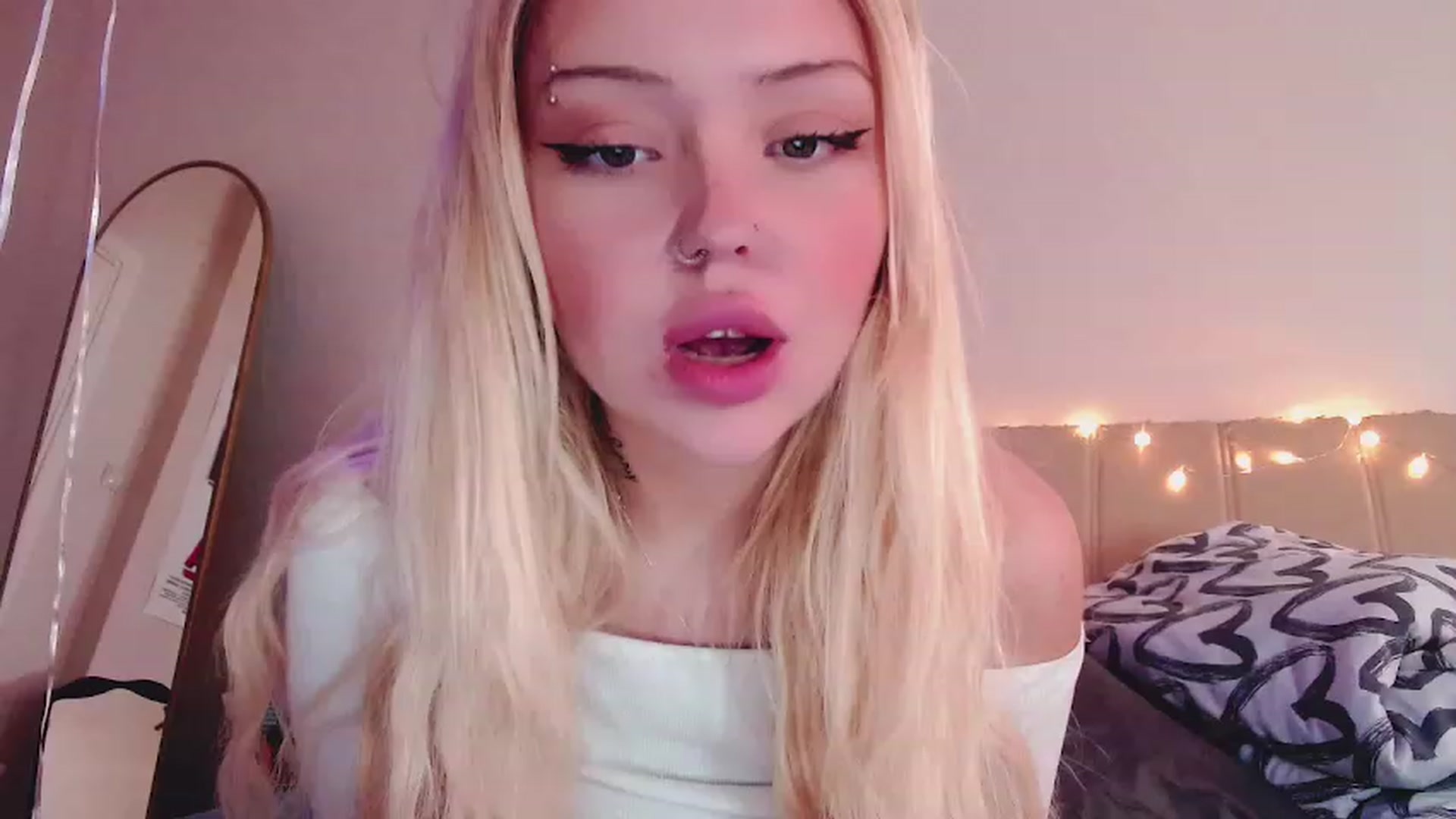 Gallery image thumbnail from Sk8Gurl420's myfreecams stream on, 02/28/2023, 12:42 image 20 of 20