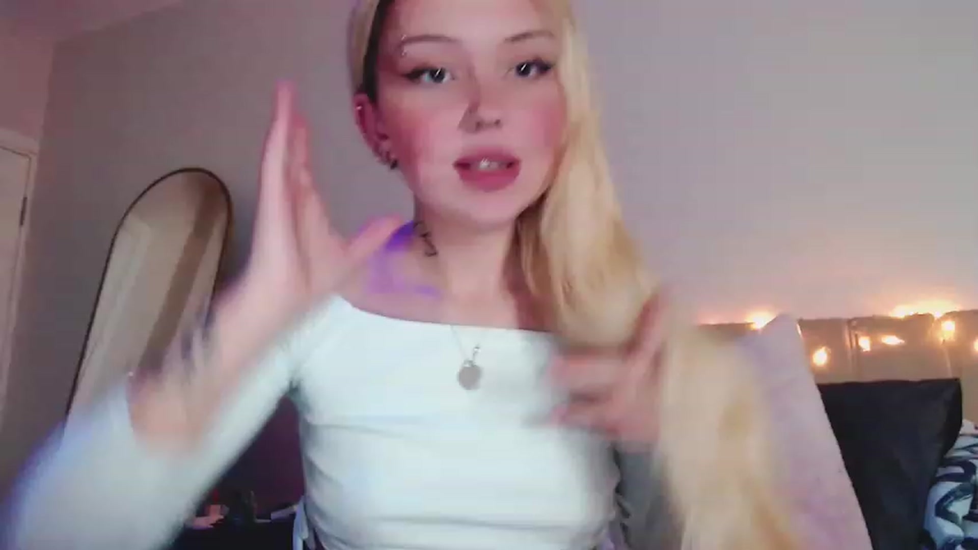 Gallery image thumbnail from Sk8Gurl420's myfreecams stream on, 03/01/2023, 20:59 image 15 of 20