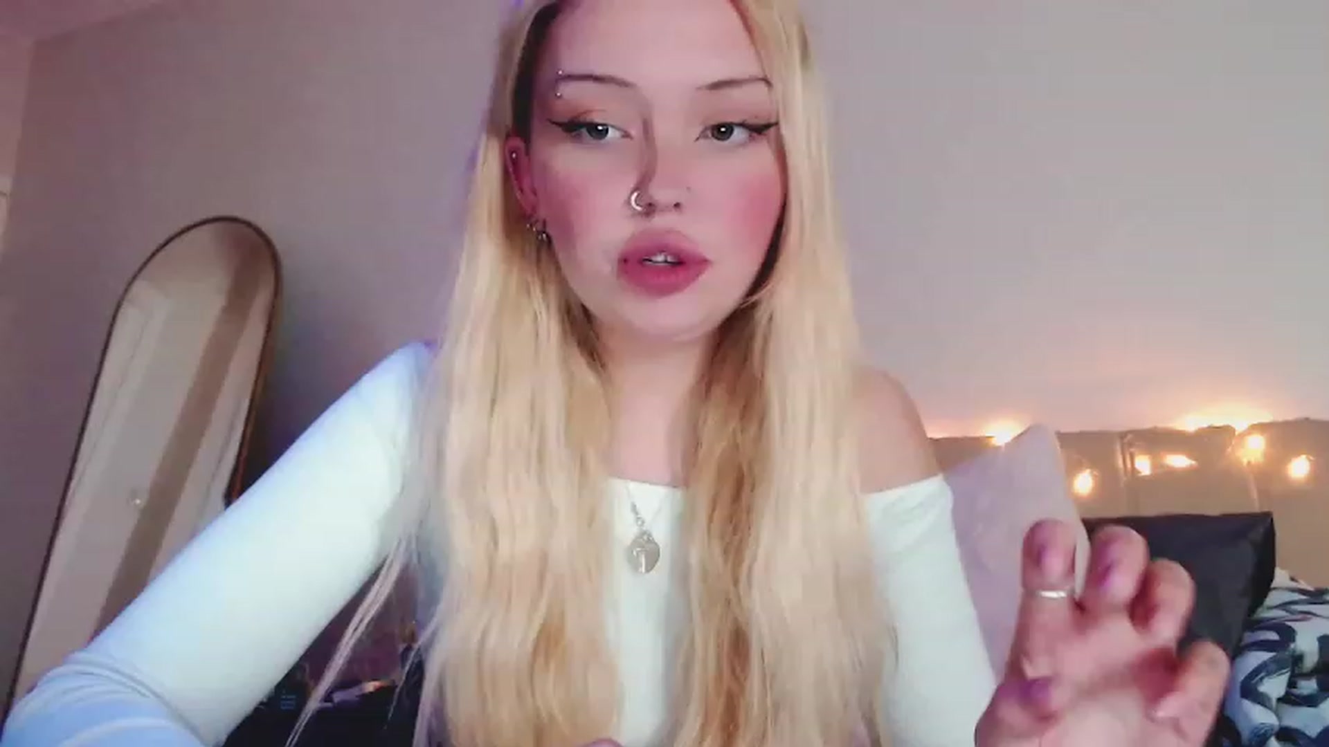 Gallery image thumbnail from Sk8Gurl420's myfreecams stream on, 03/01/2023, 20:59 image 6 of 20