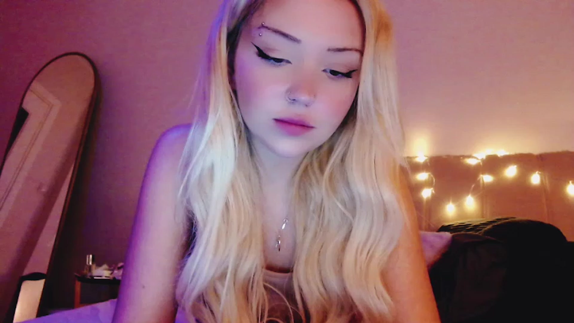 Gallery image thumbnail from Sk8Gurl420's myfreecams stream on, 03/06/2023, 21:47 image 20 of 20