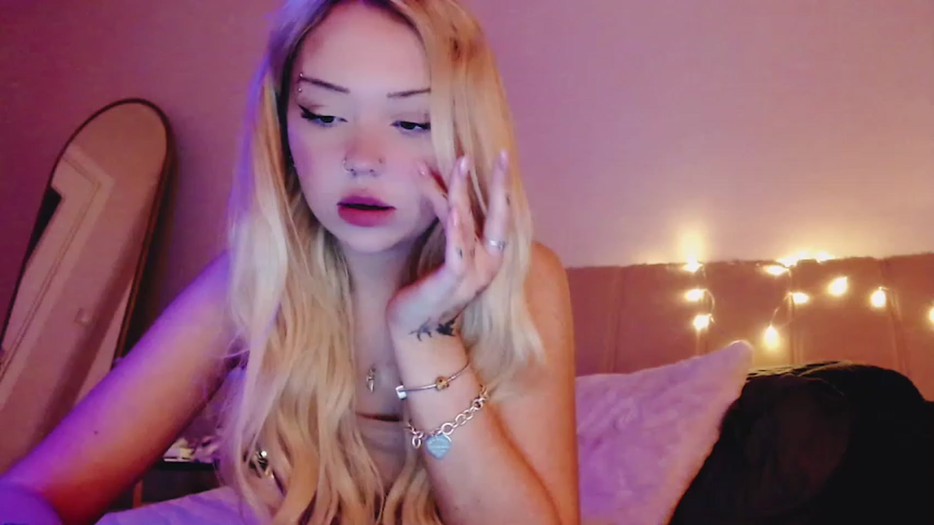 Gallery image thumbnail from Sk8Gurl420's myfreecams stream on, 03/06/2023, 21:47 image 10 of 20