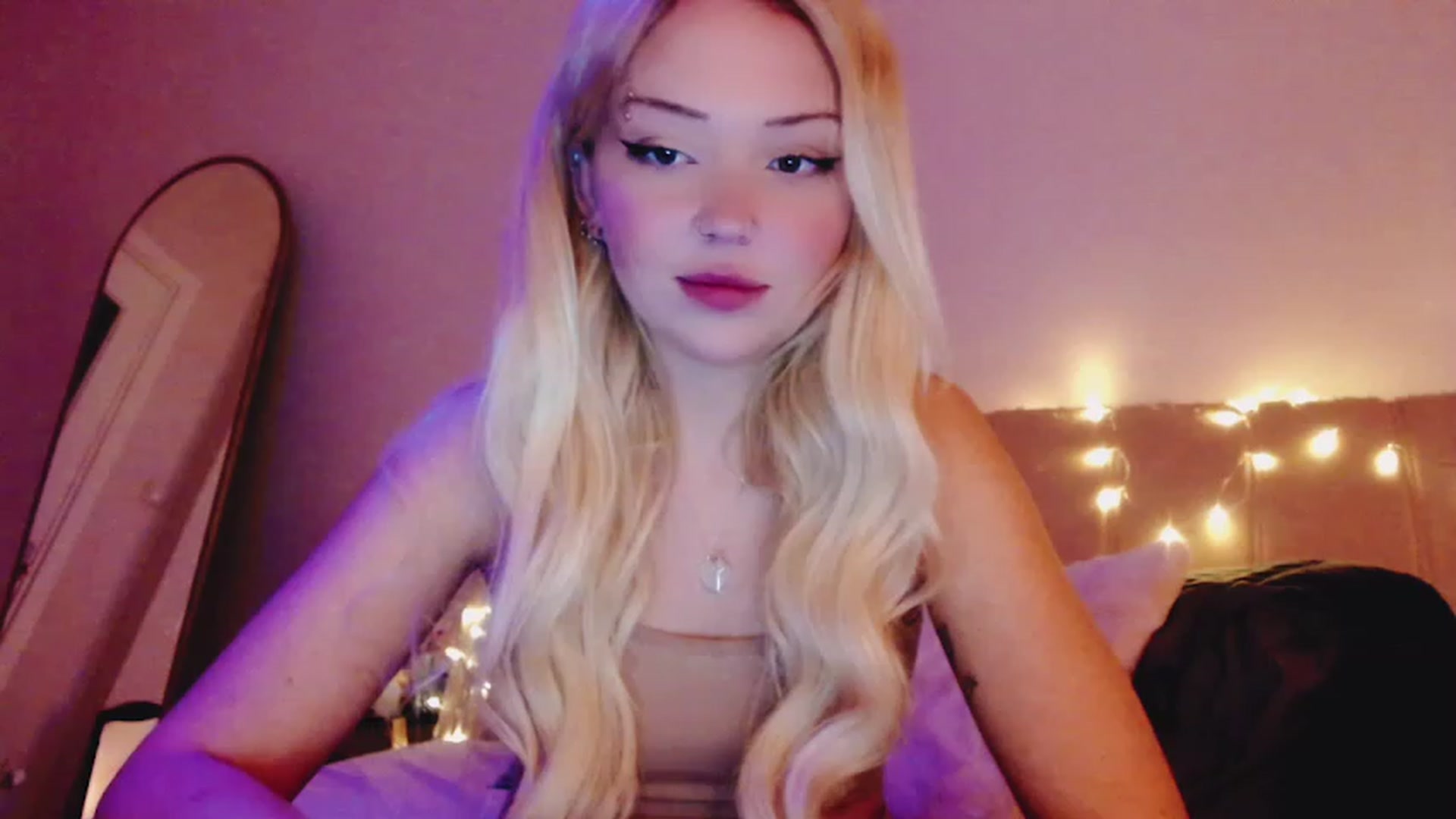Gallery image thumbnail from Sk8Gurl420's myfreecams stream on, 03/06/2023, 21:47 image 12 of 20