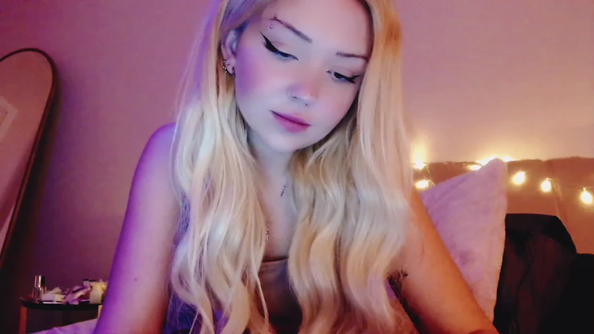 Gallery image thumbnail from Sk8Gurl420's myfreecams stream on, 03/06/2023, 21:47 image 4 of 20