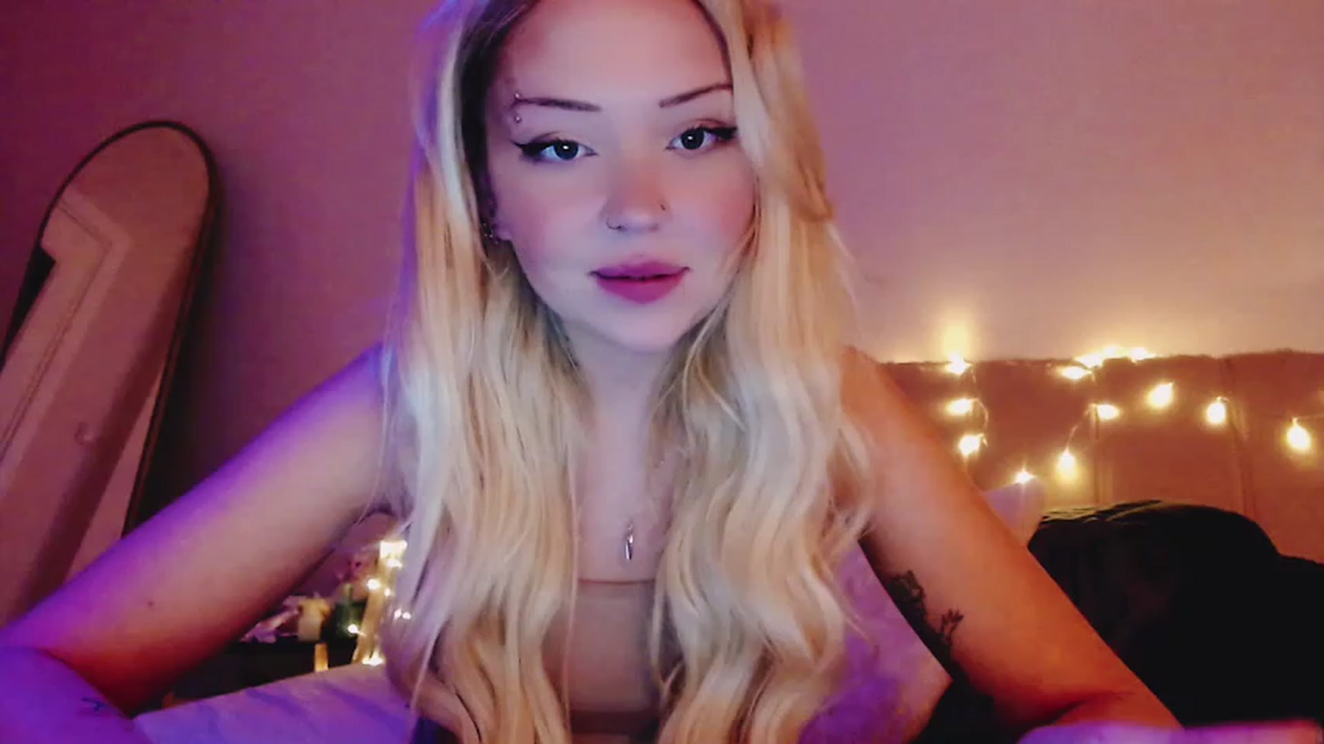 Gallery image thumbnail from Sk8Gurl420's myfreecams stream on, 03/06/2023, 21:47 image 17 of 20