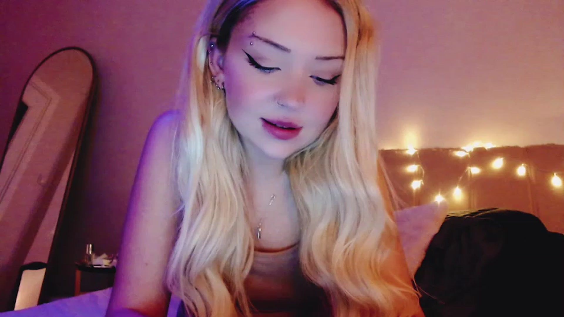Gallery image thumbnail from Sk8Gurl420's myfreecams stream on, 03/06/2023, 21:47 image 14 of 20