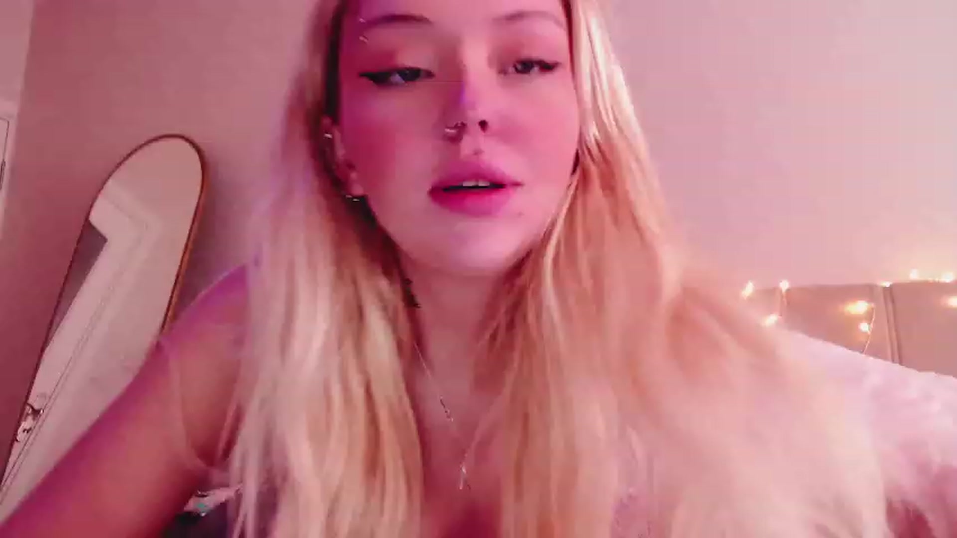 Gallery image thumbnail from Sk8Gurl420's myfreecams stream on, 03/09/2023, 08:16 image 10 of 20