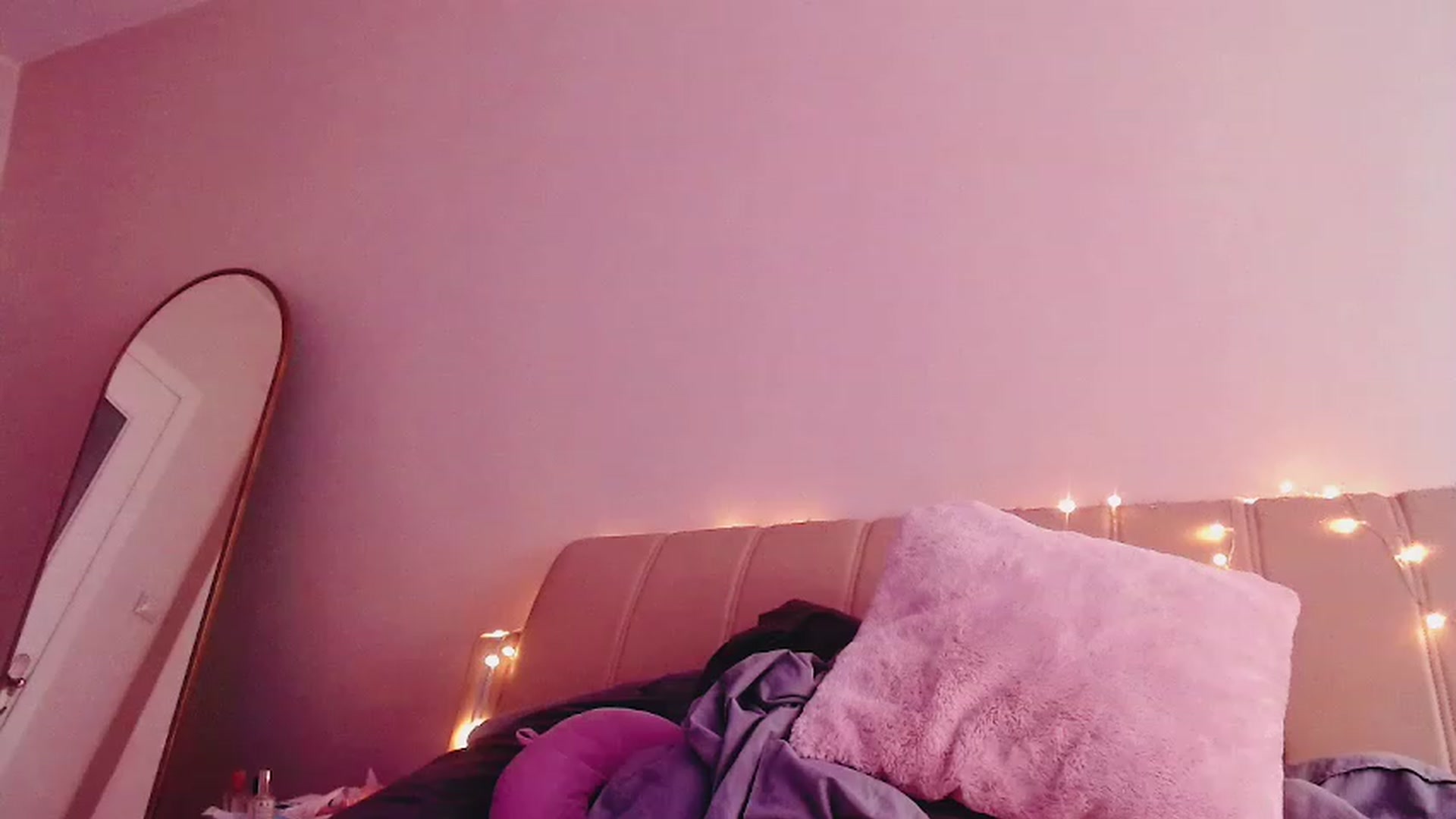 Gallery image thumbnail from Sk8Gurl420's myfreecams stream on, 03/09/2023, 08:16 image 1 of 20