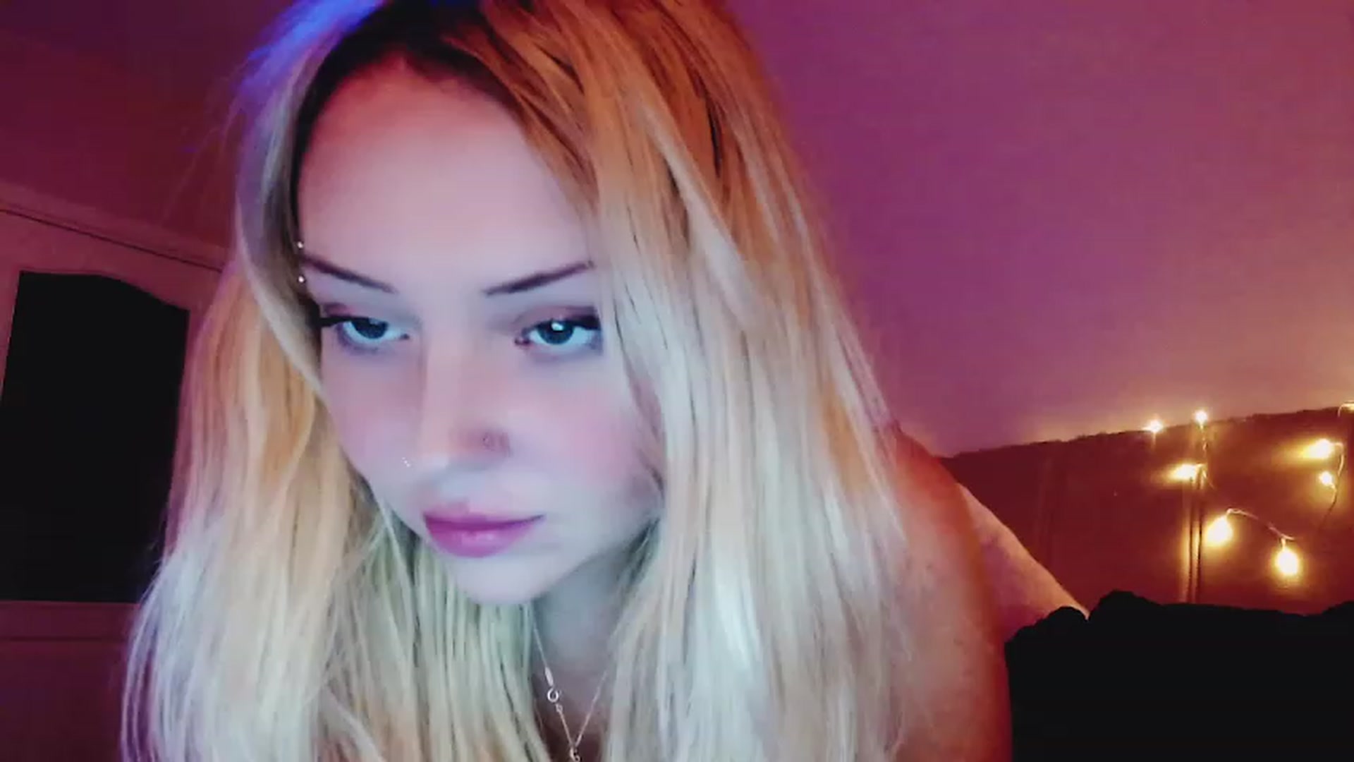 Gallery image thumbnail from Sk8Gurl420's myfreecams stream on, 03/09/2023, 21:41 image 3 of 20