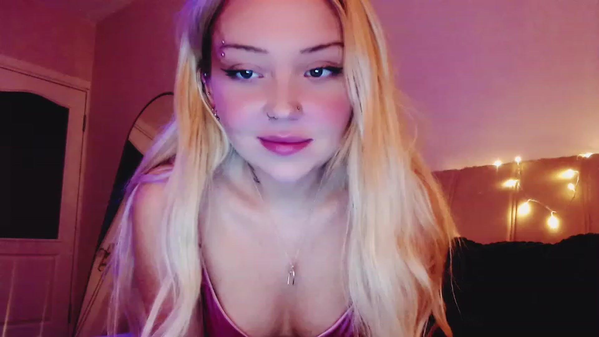 Gallery image thumbnail from Sk8Gurl420's myfreecams stream on, 03/09/2023, 21:41 image 8 of 20