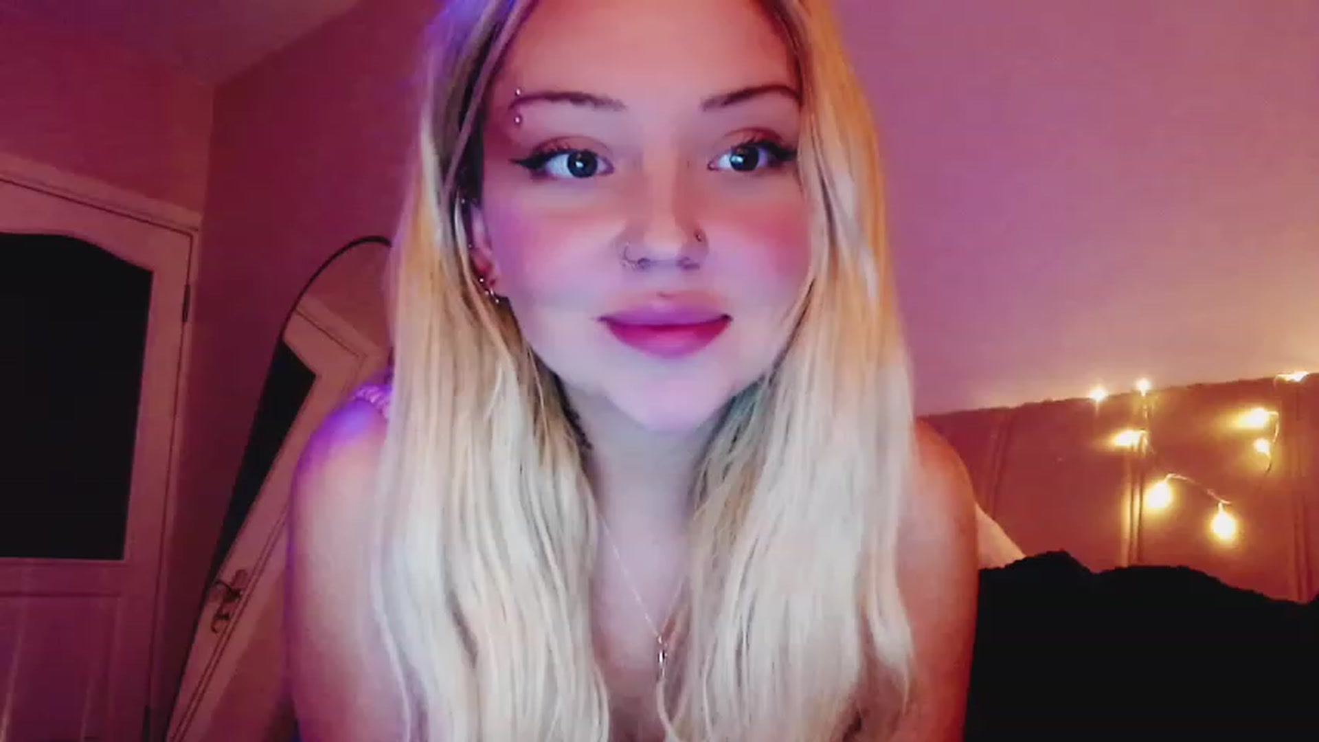 Gallery image thumbnail from Sk8Gurl420's myfreecams stream on, 03/09/2023, 21:41 image 12 of 20