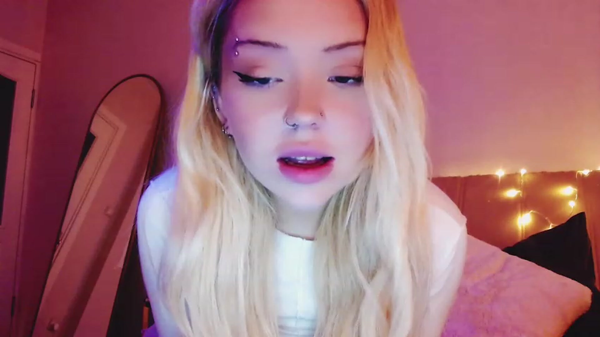 Gallery image thumbnail from Sk8Gurl420's myfreecams stream on, 03/10/2023, 16:27 image 15 of 20
