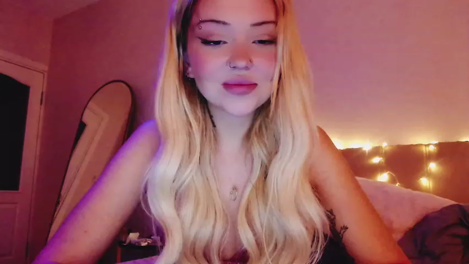 Gallery image thumbnail from Sk8Gurl420's myfreecams stream on, 03/11/2023, 21:49 image 7 of 20