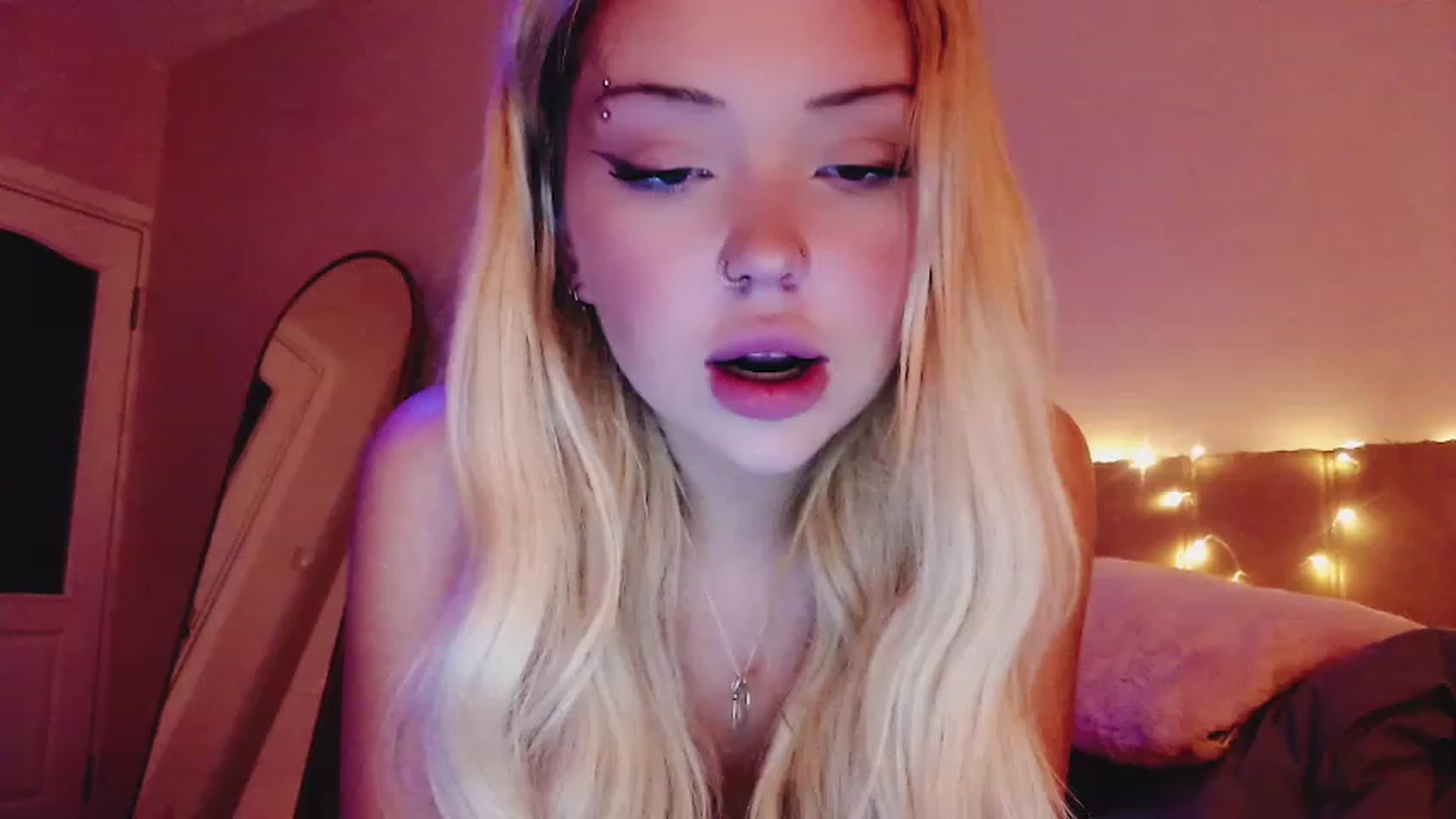 Gallery image thumbnail from Sk8Gurl420's myfreecams stream on, 03/11/2023, 21:49 image 6 of 20