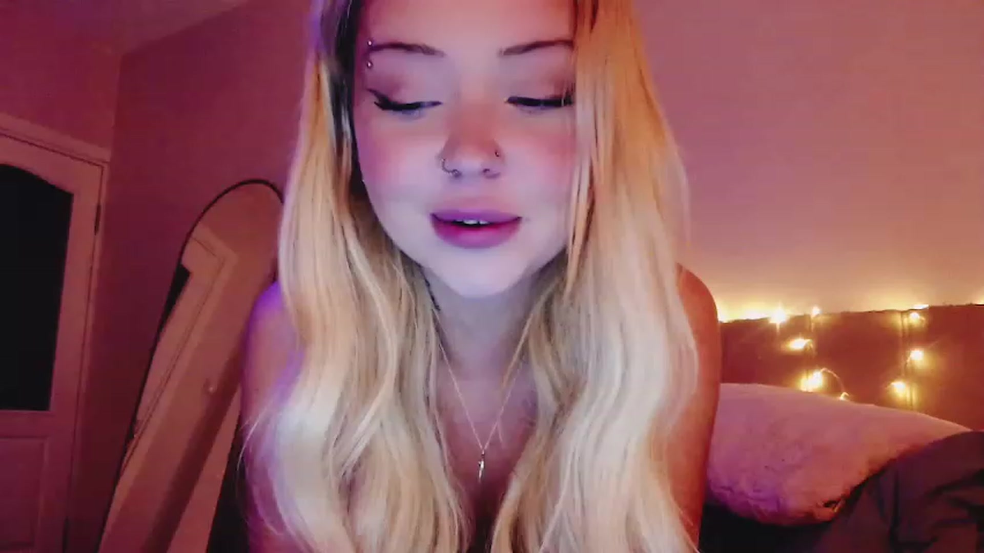 Gallery image thumbnail from Sk8Gurl420's myfreecams stream on, 03/11/2023, 21:49 image 5 of 20