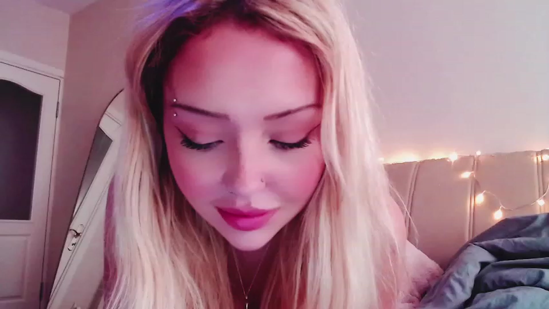 Gallery image thumbnail from Sk8Gurl420's myfreecams stream on, 03/12/2023, 09:56 image 18 of 20