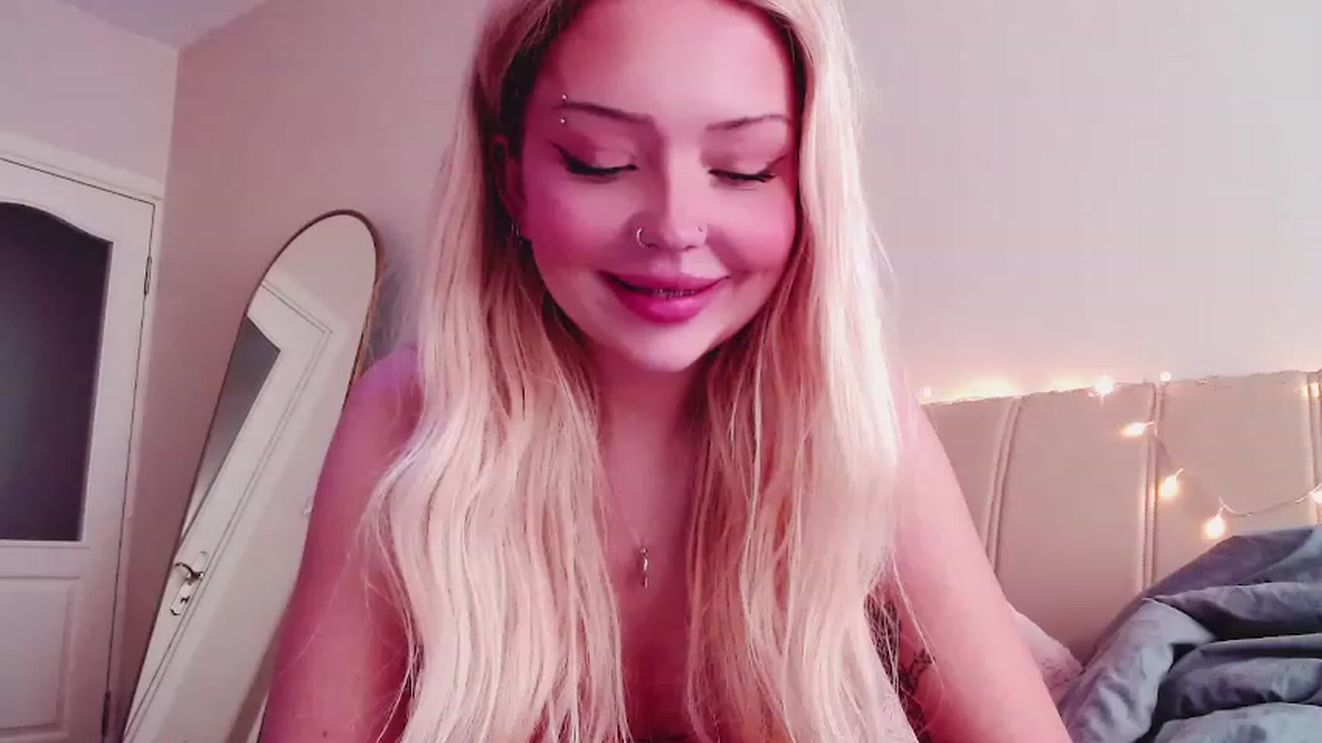 Gallery image thumbnail from Sk8Gurl420's myfreecams stream on, 03/12/2023, 09:56 image 11 of 20