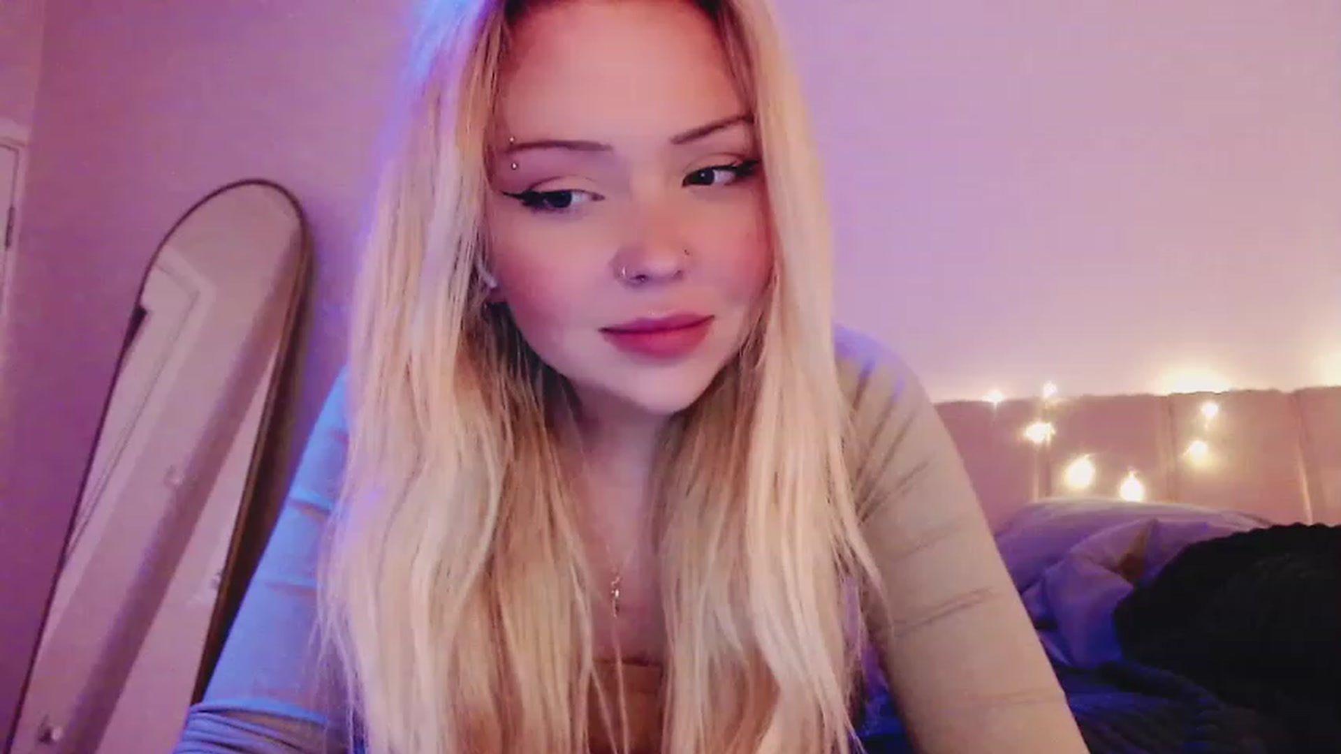 Gallery image thumbnail from Sk8Gurl420's myfreecams stream on, 03/17/2023, 21:31 image 19 of 20