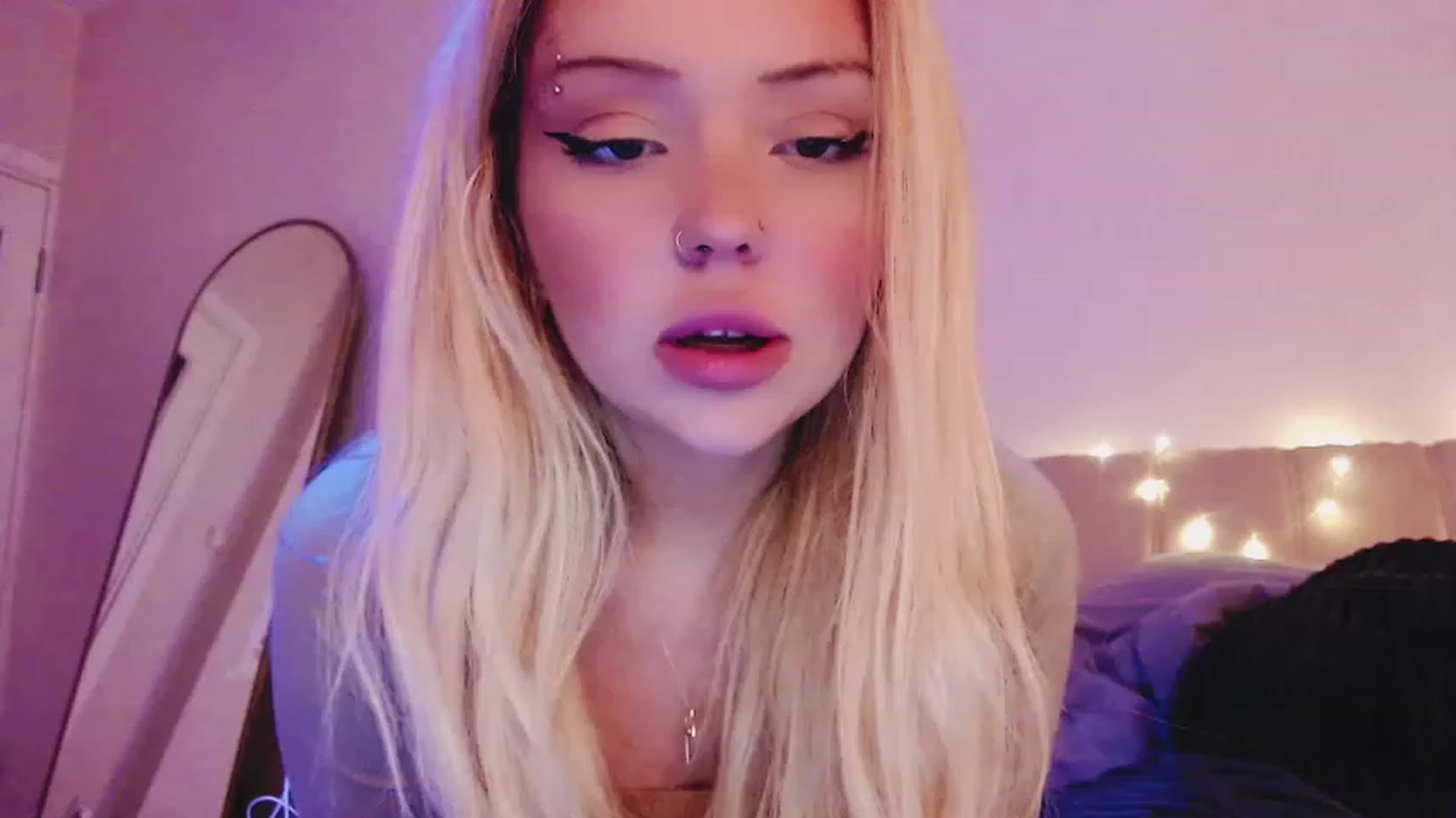 Gallery image thumbnail from Sk8Gurl420's myfreecams stream on, 03/17/2023, 21:31 image 12 of 20