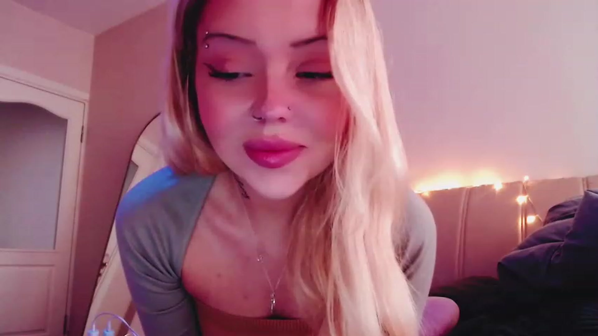 Gallery image thumbnail from Sk8Gurl420's myfreecams stream on, 03/19/2023, 09:59 image 5 of 20