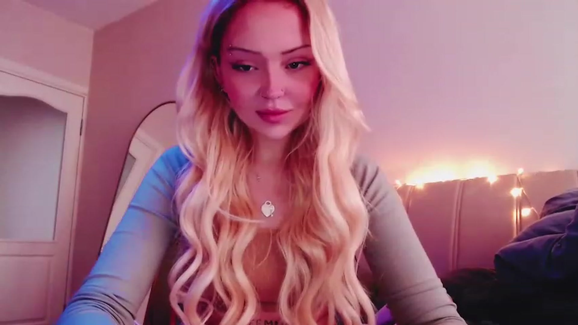 Gallery image thumbnail from Sk8Gurl420's myfreecams stream on, 03/19/2023, 09:59 image 13 of 20