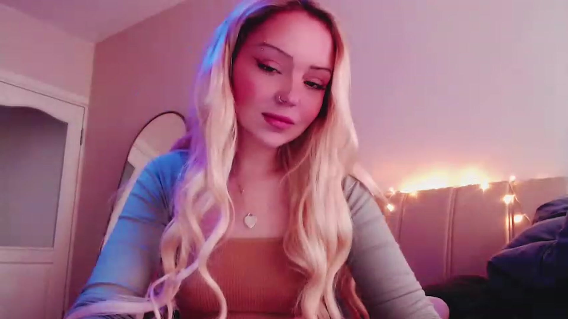 Gallery image thumbnail from Sk8Gurl420's myfreecams stream on, 03/19/2023, 09:59 image 7 of 20