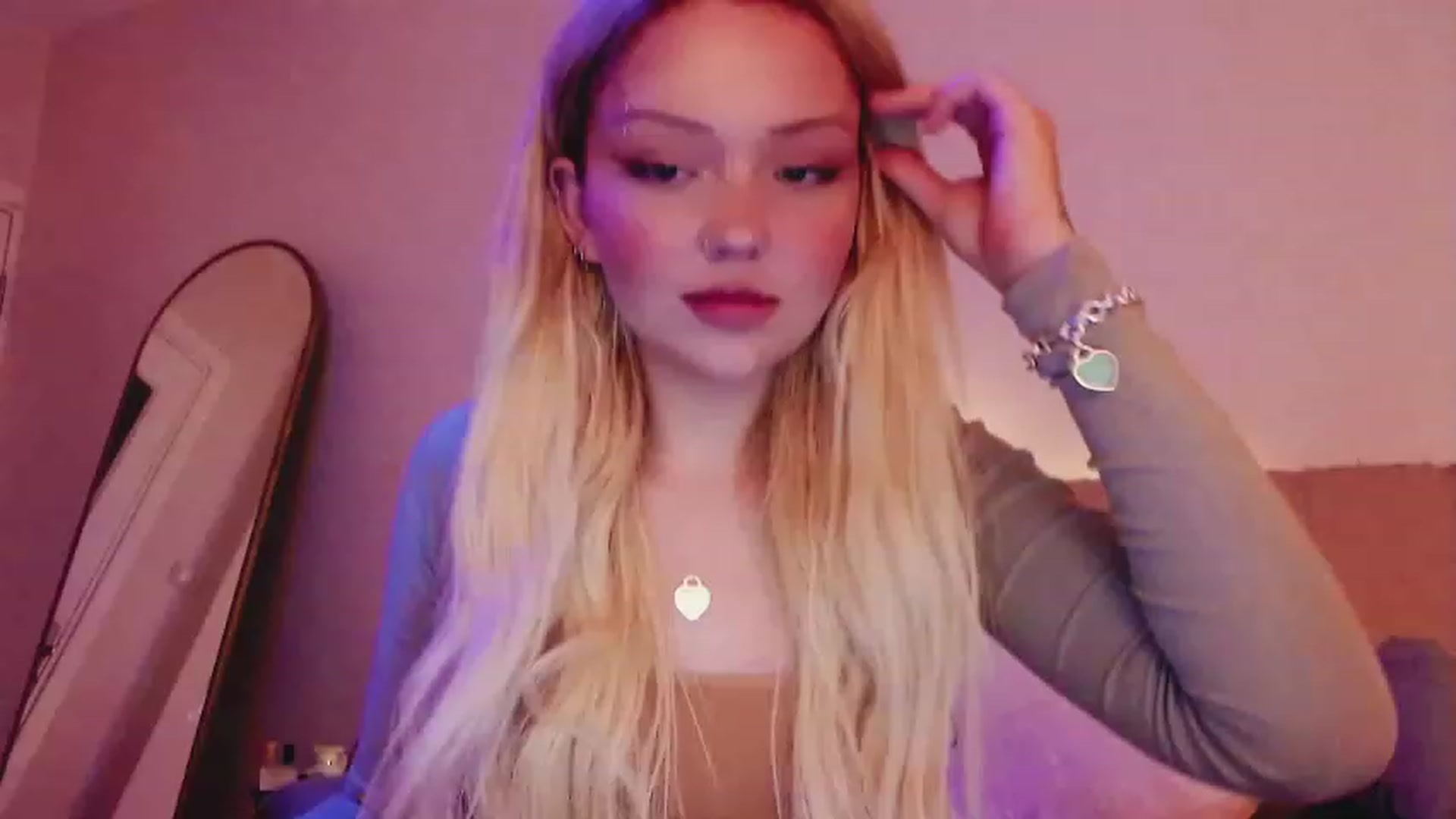 Gallery image thumbnail from Sk8Gurl420's myfreecams stream on, 03/19/2023, 21:51 image 7 of 20