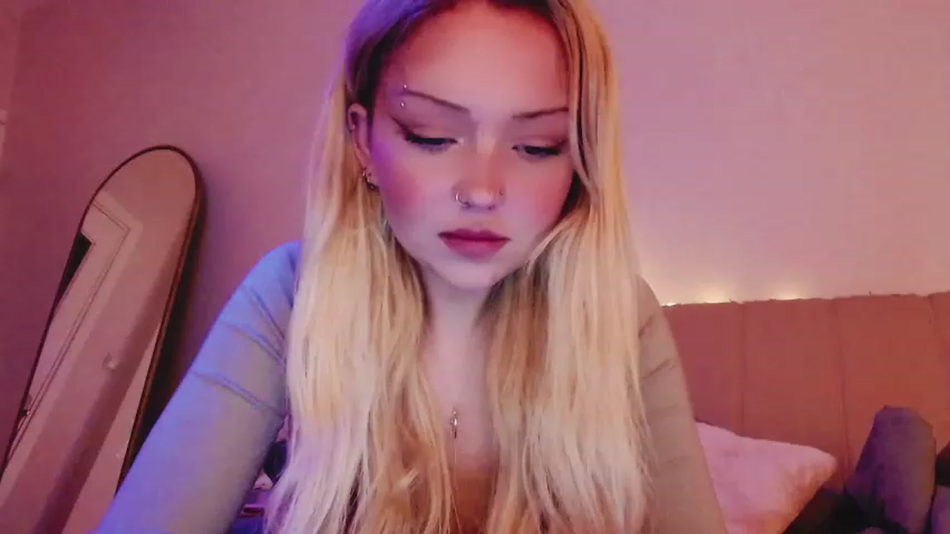 Gallery image thumbnail from Sk8Gurl420's myfreecams stream on, 03/19/2023, 21:51 image 6 of 20