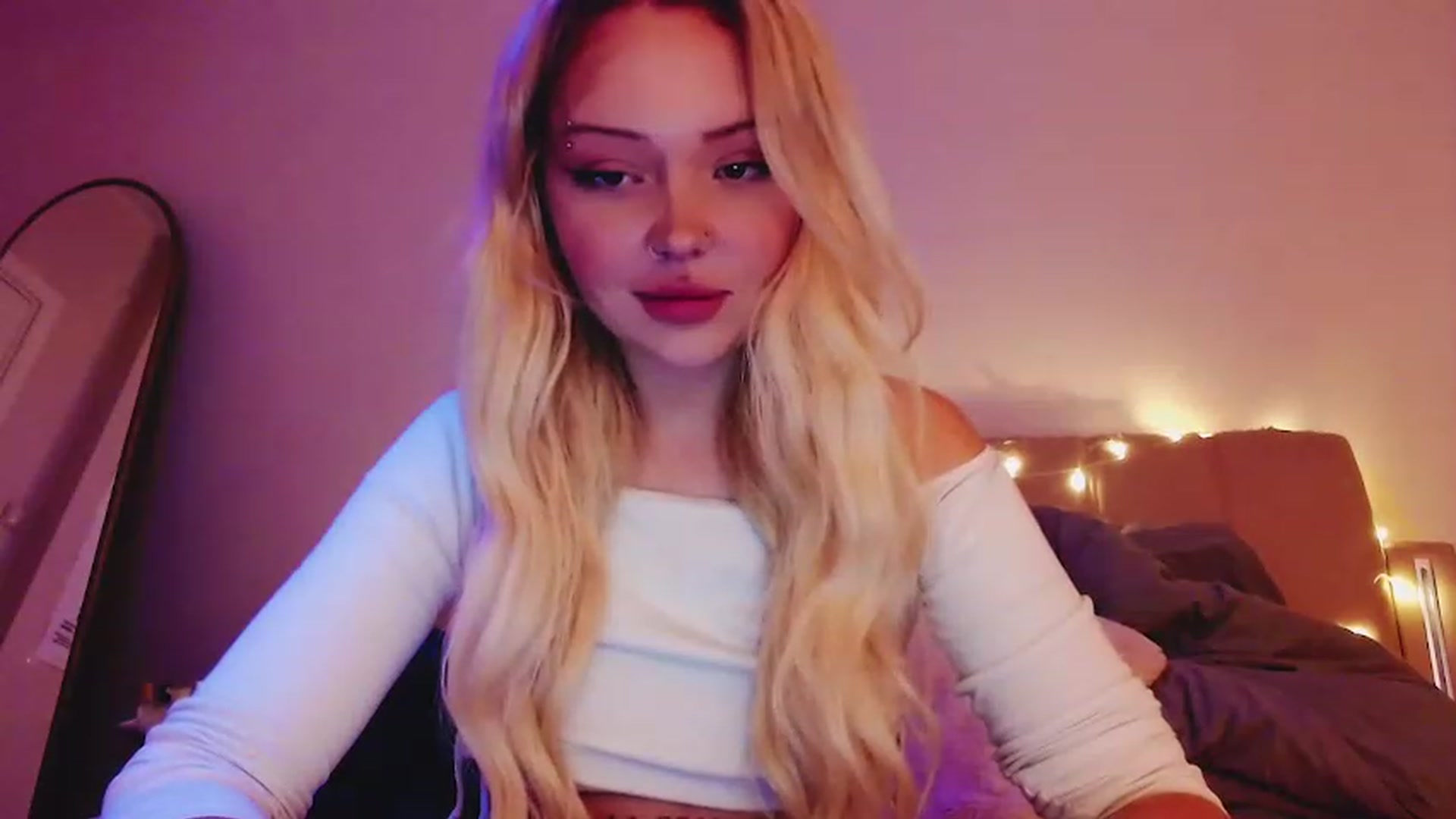 Gallery image thumbnail from Sk8Gurl420's myfreecams stream on, 03/20/2023, 21:00 image 15 of 20