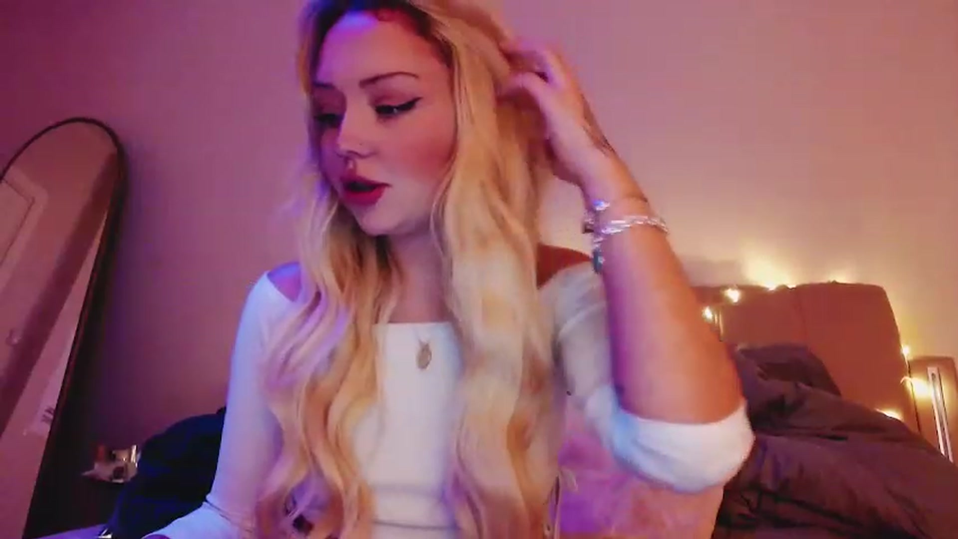 Gallery image thumbnail from Sk8Gurl420's myfreecams stream on, 03/20/2023, 21:00 image 18 of 20
